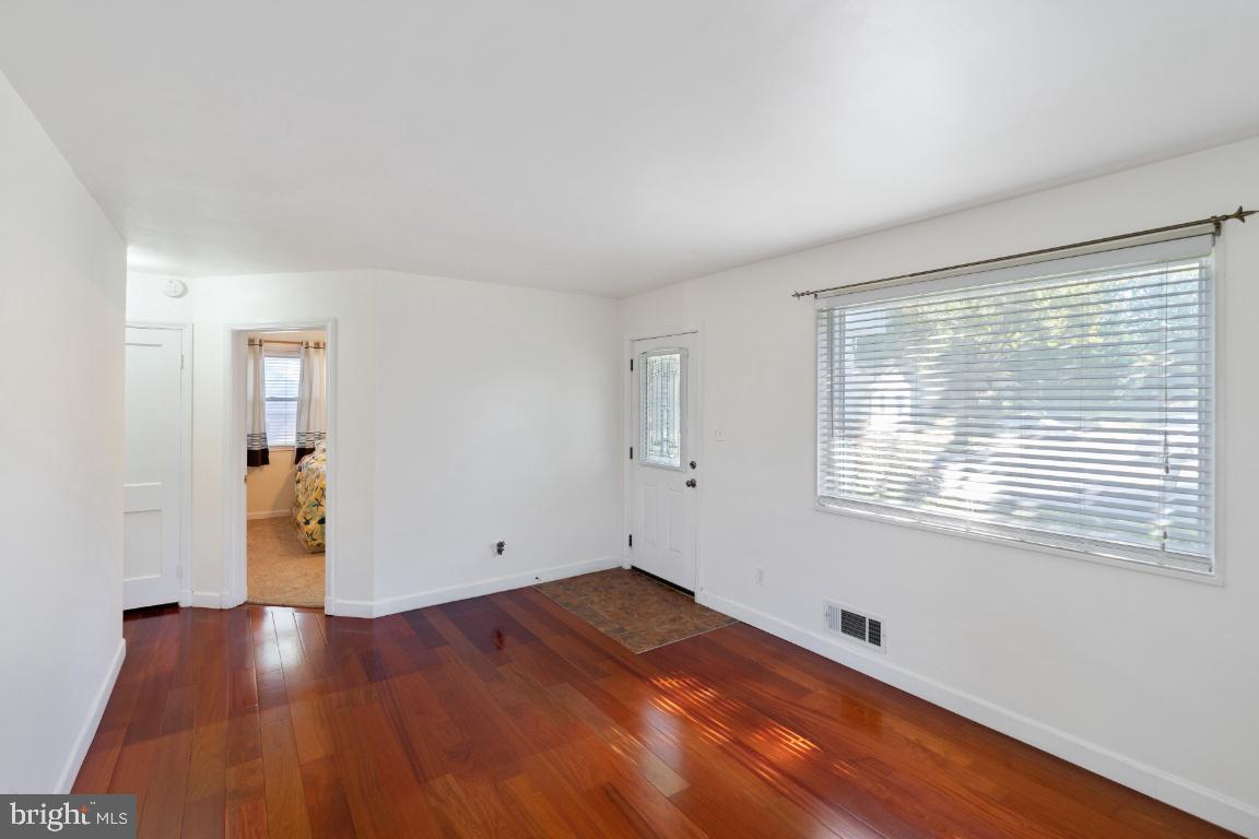 CONNECTICUT GARDENS - Residential