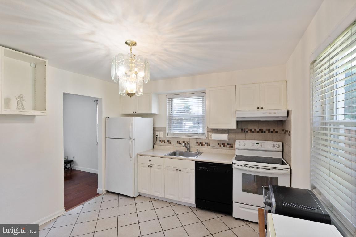 CONNECTICUT GARDENS - Residential