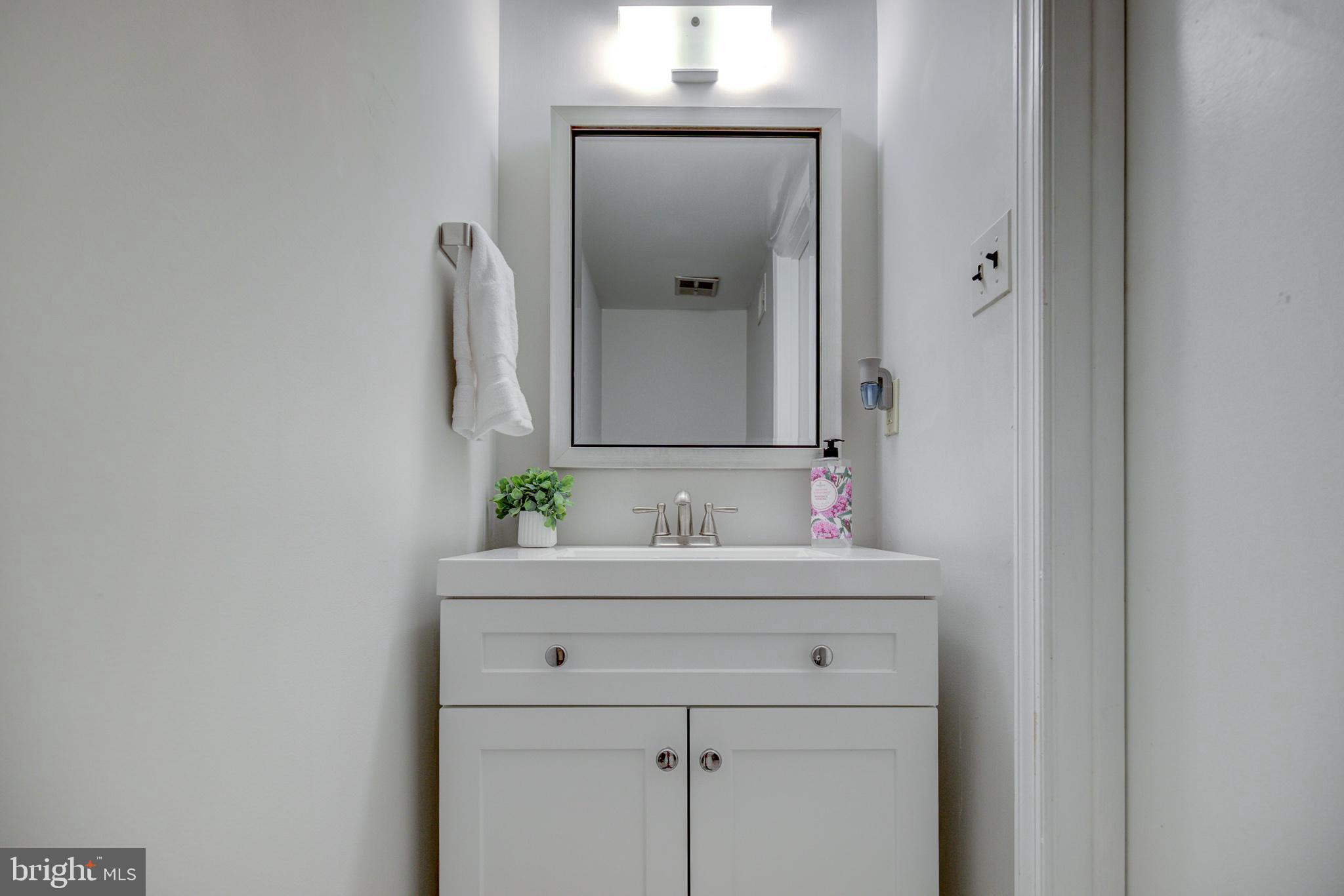 FALLS PLACE TOWNHOUSES - Residential