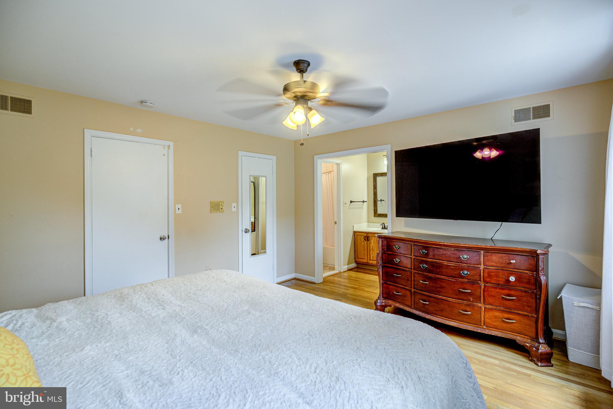 FALLS PLACE TOWNHOUSES - Residential