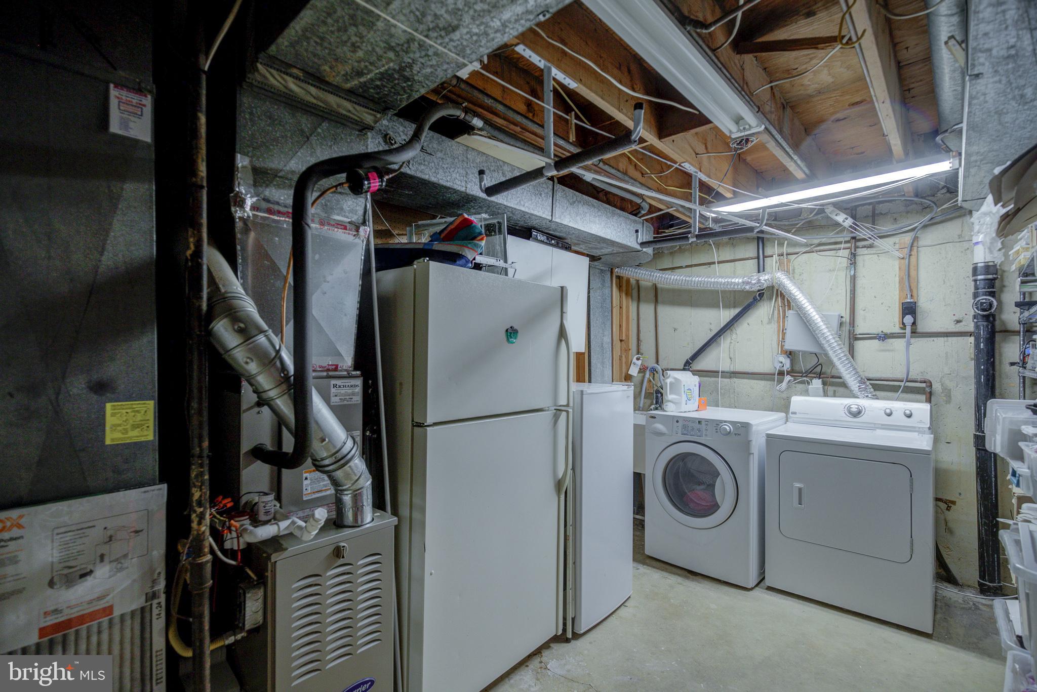 FALLS PLACE TOWNHOUSES - Residential