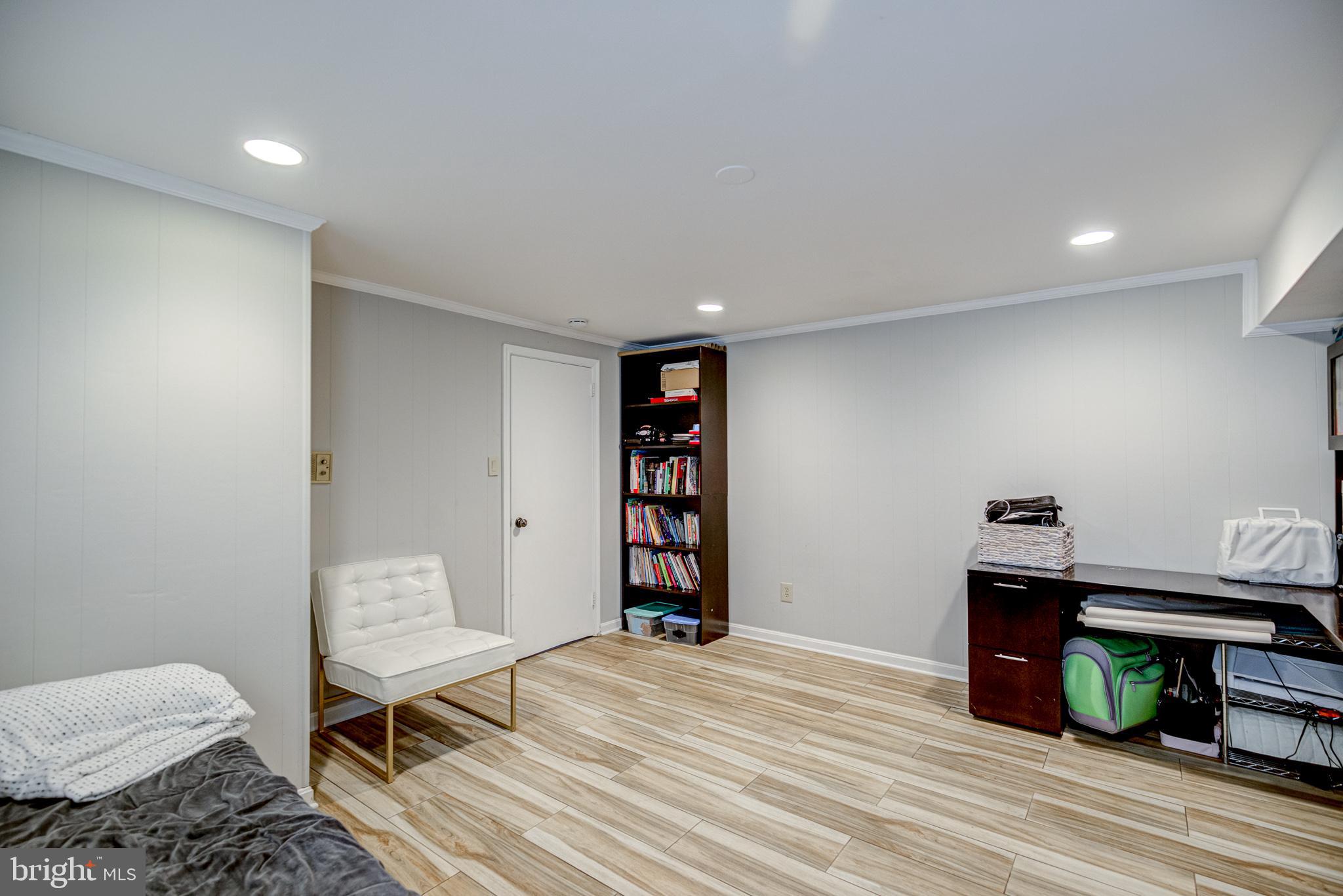 FALLS PLACE TOWNHOUSES - Residential