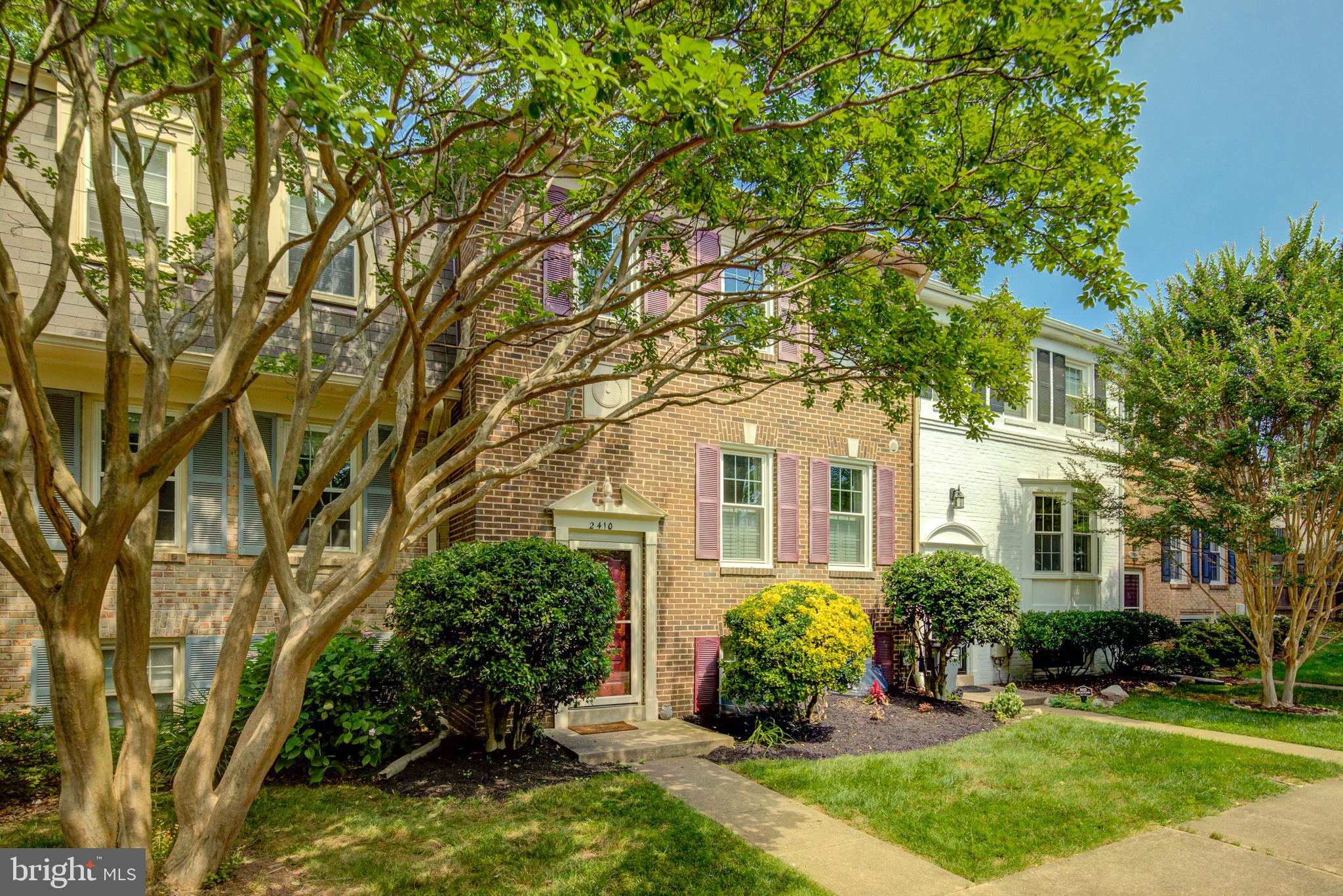 FALLS PLACE TOWNHOUSES - Residential