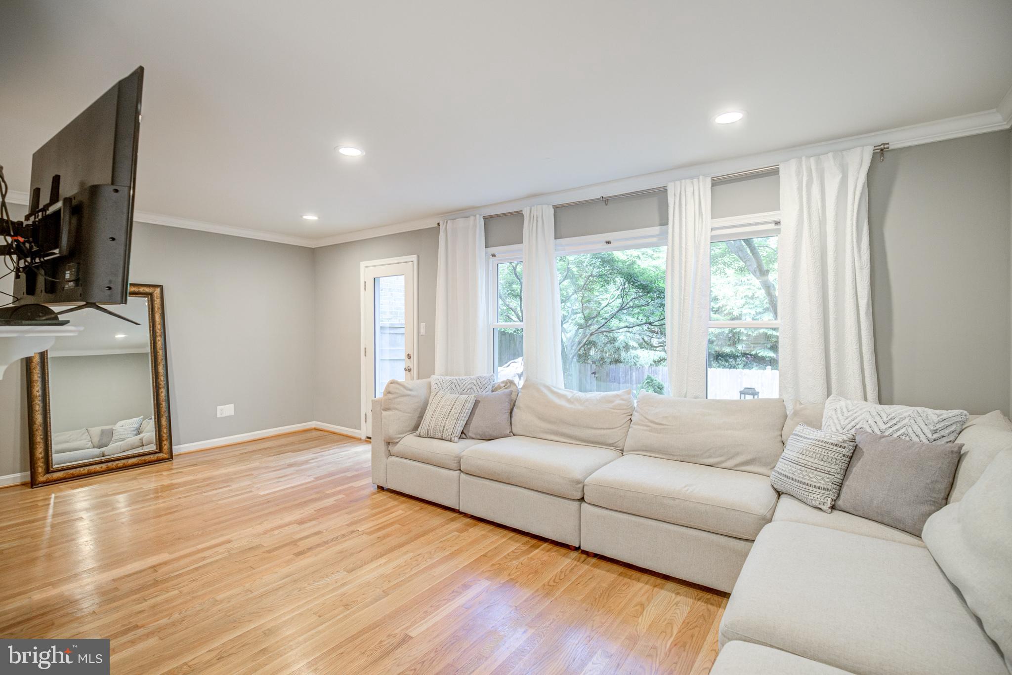 FALLS PLACE TOWNHOUSES - Residential