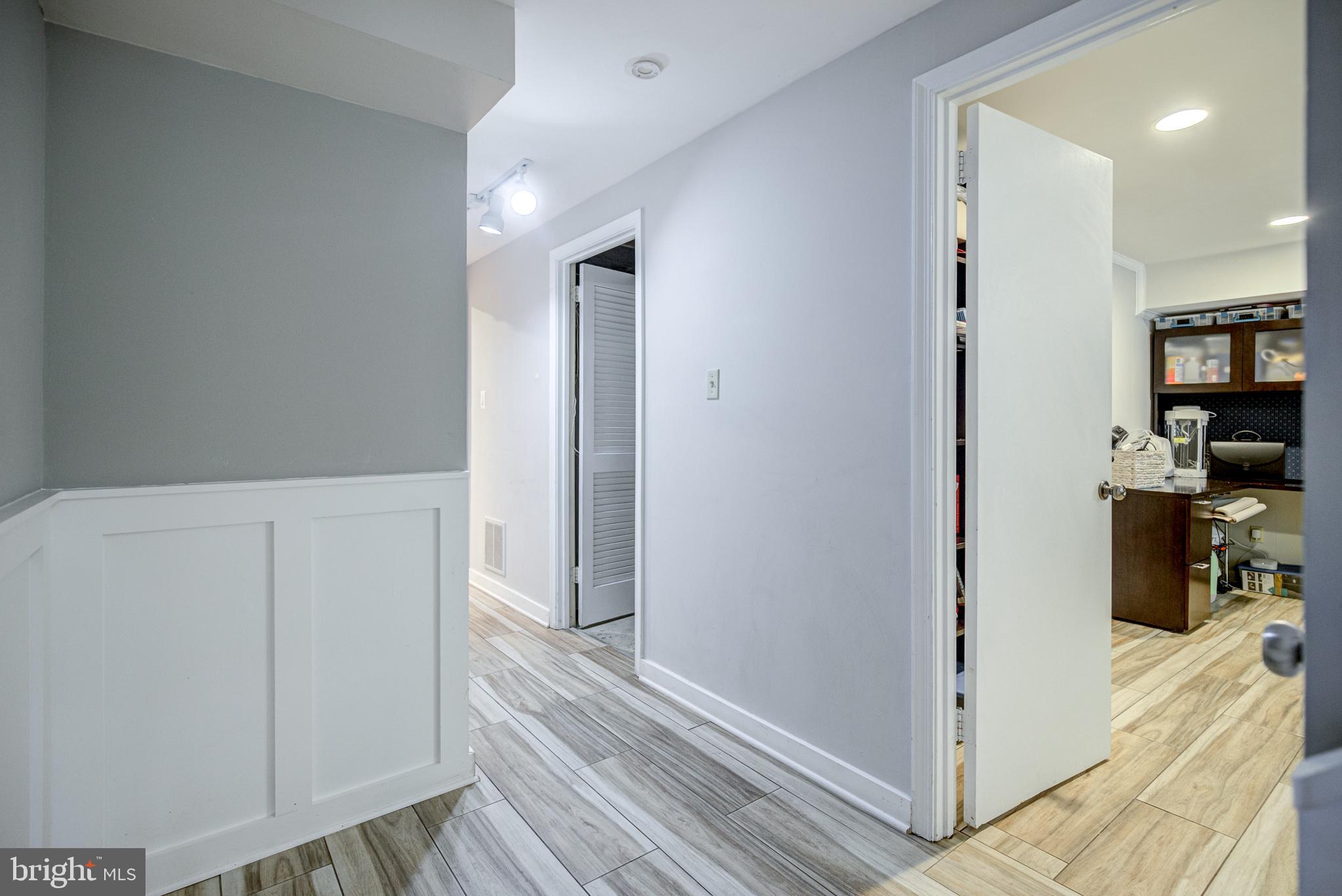 FALLS PLACE TOWNHOUSES - Residential