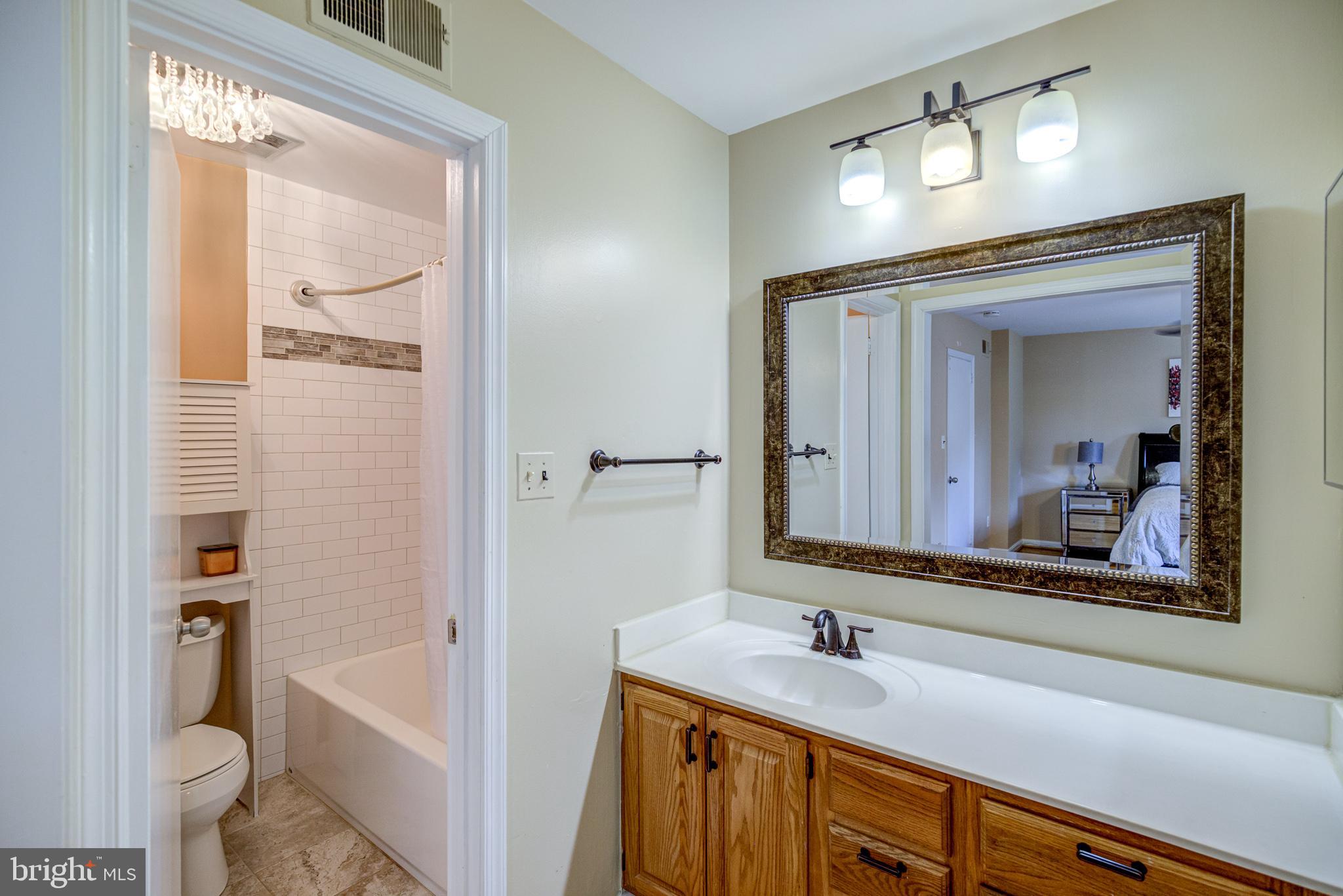 FALLS PLACE TOWNHOUSES - Residential