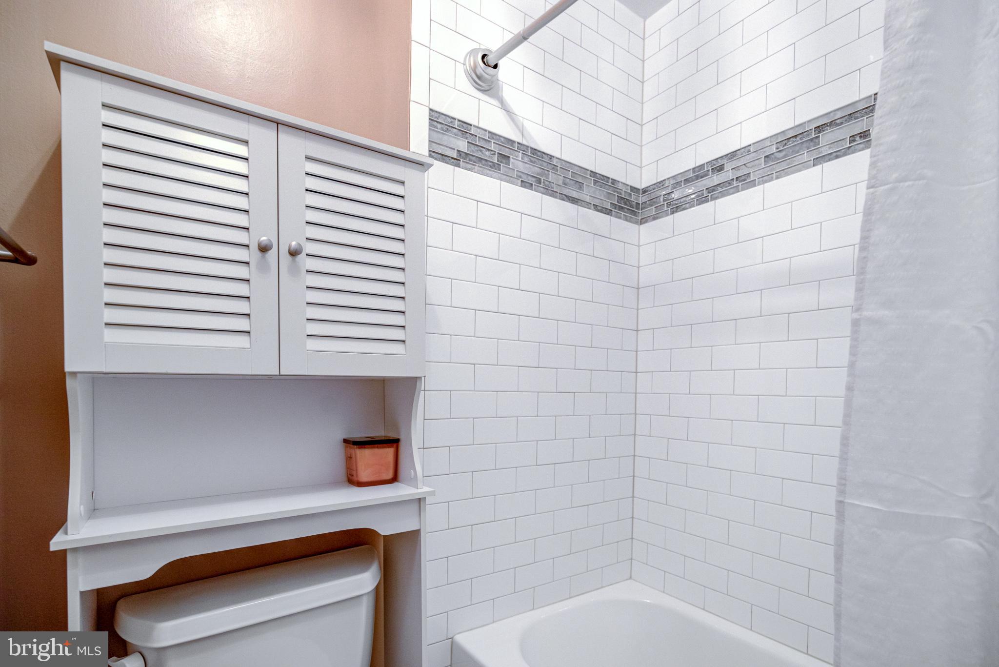 FALLS PLACE TOWNHOUSES - Residential