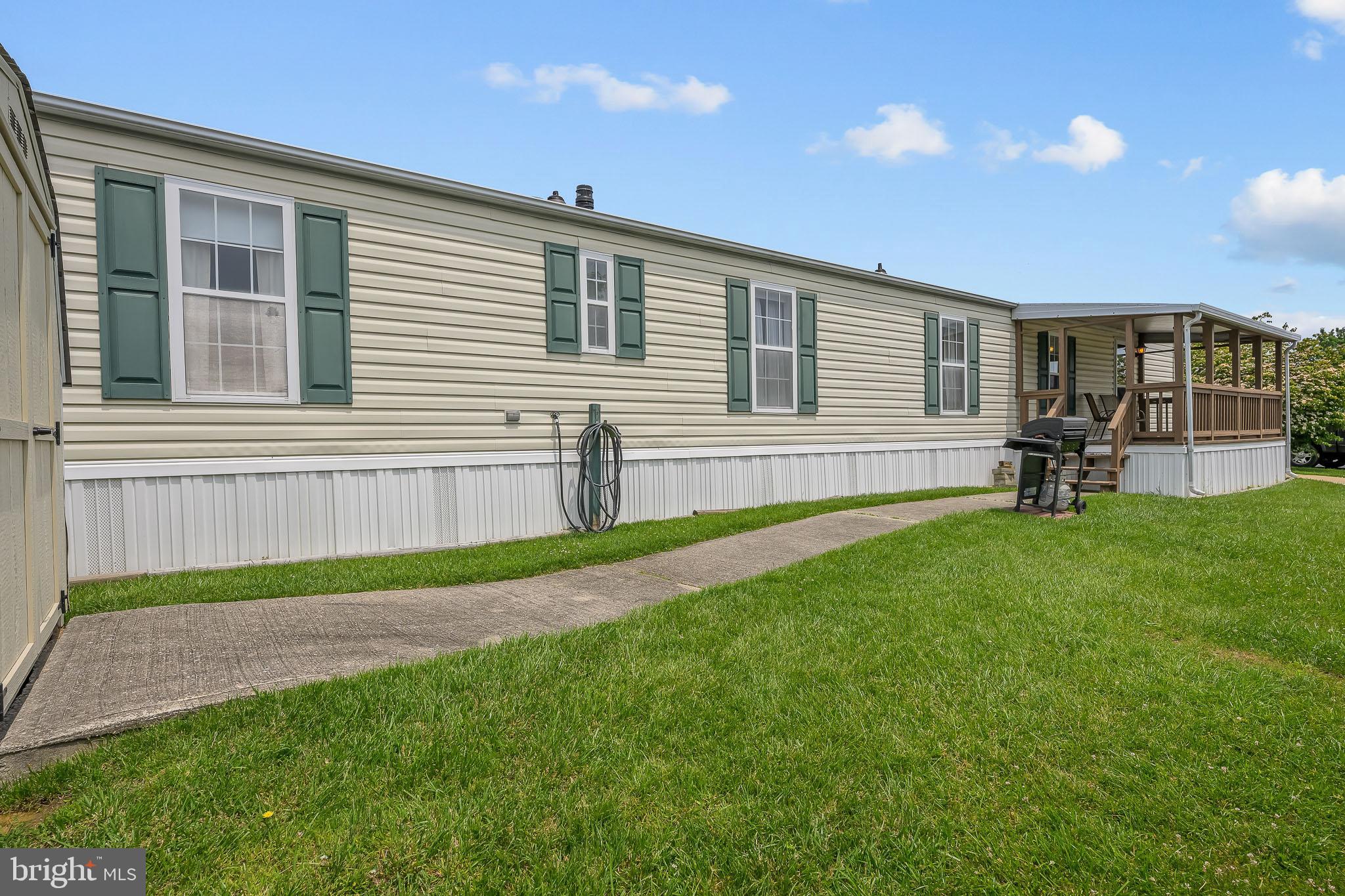 MURRAY MANOR - Residential