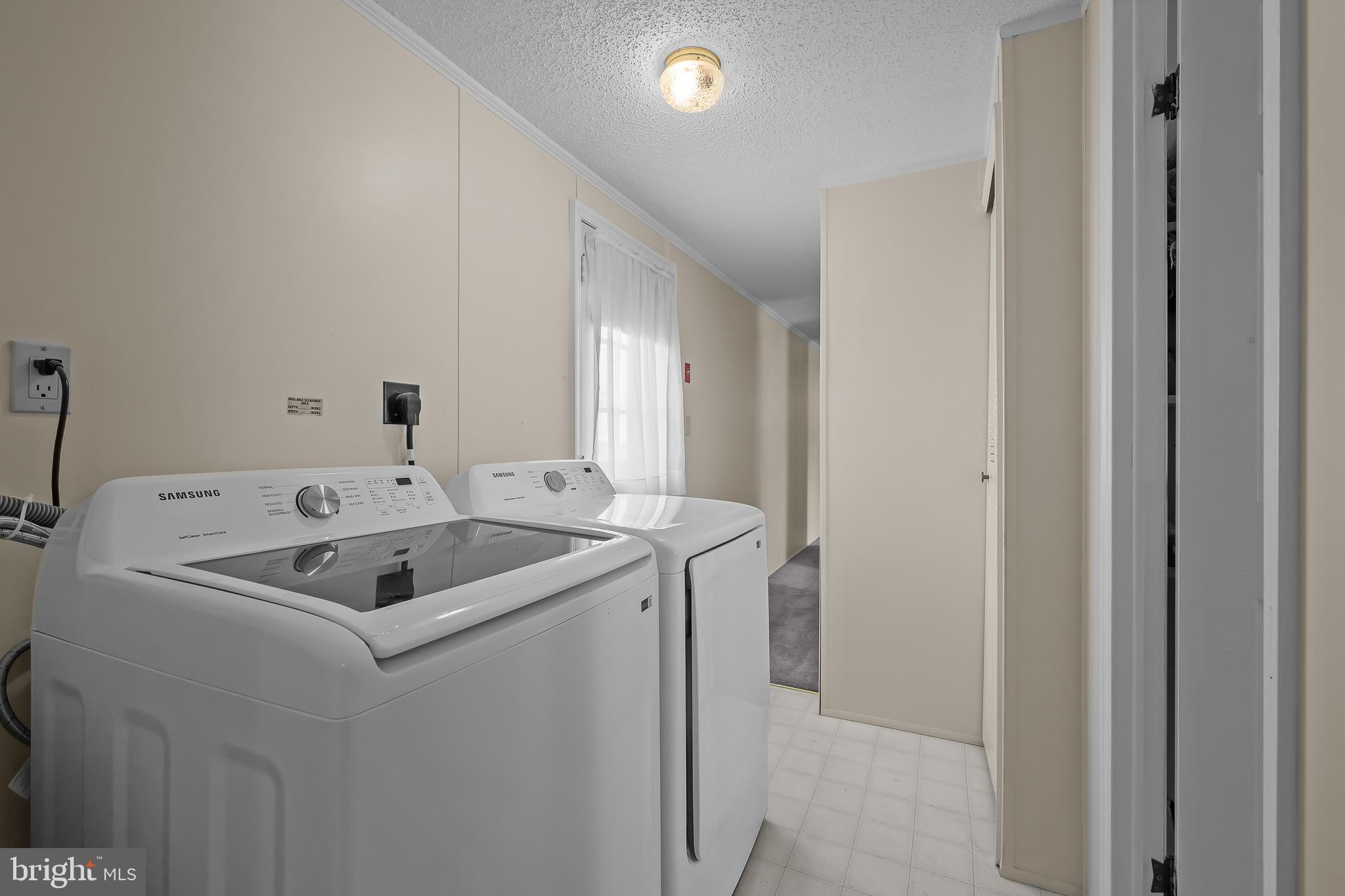 MURRAY MANOR - Residential