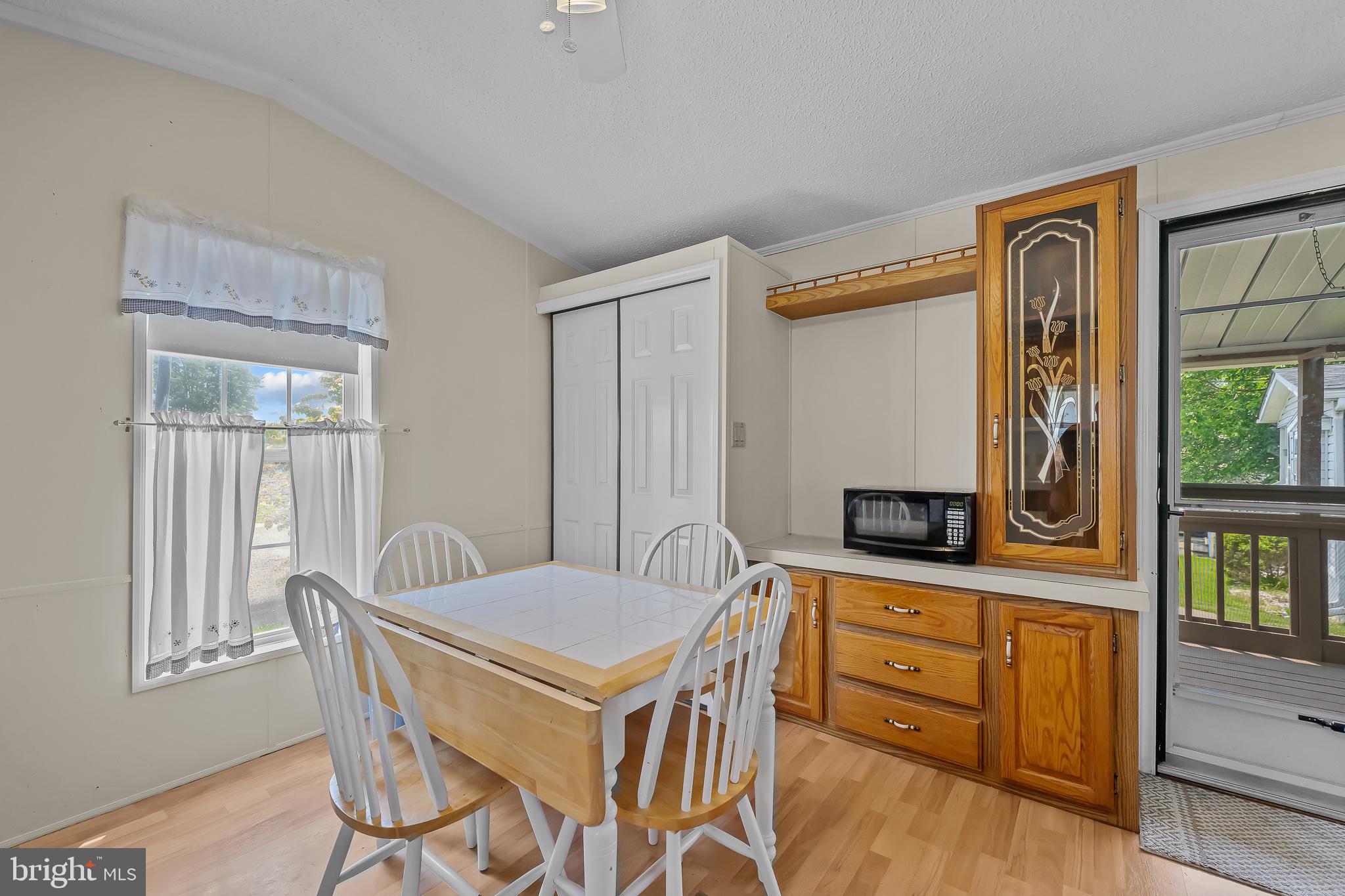 MURRAY MANOR - Residential