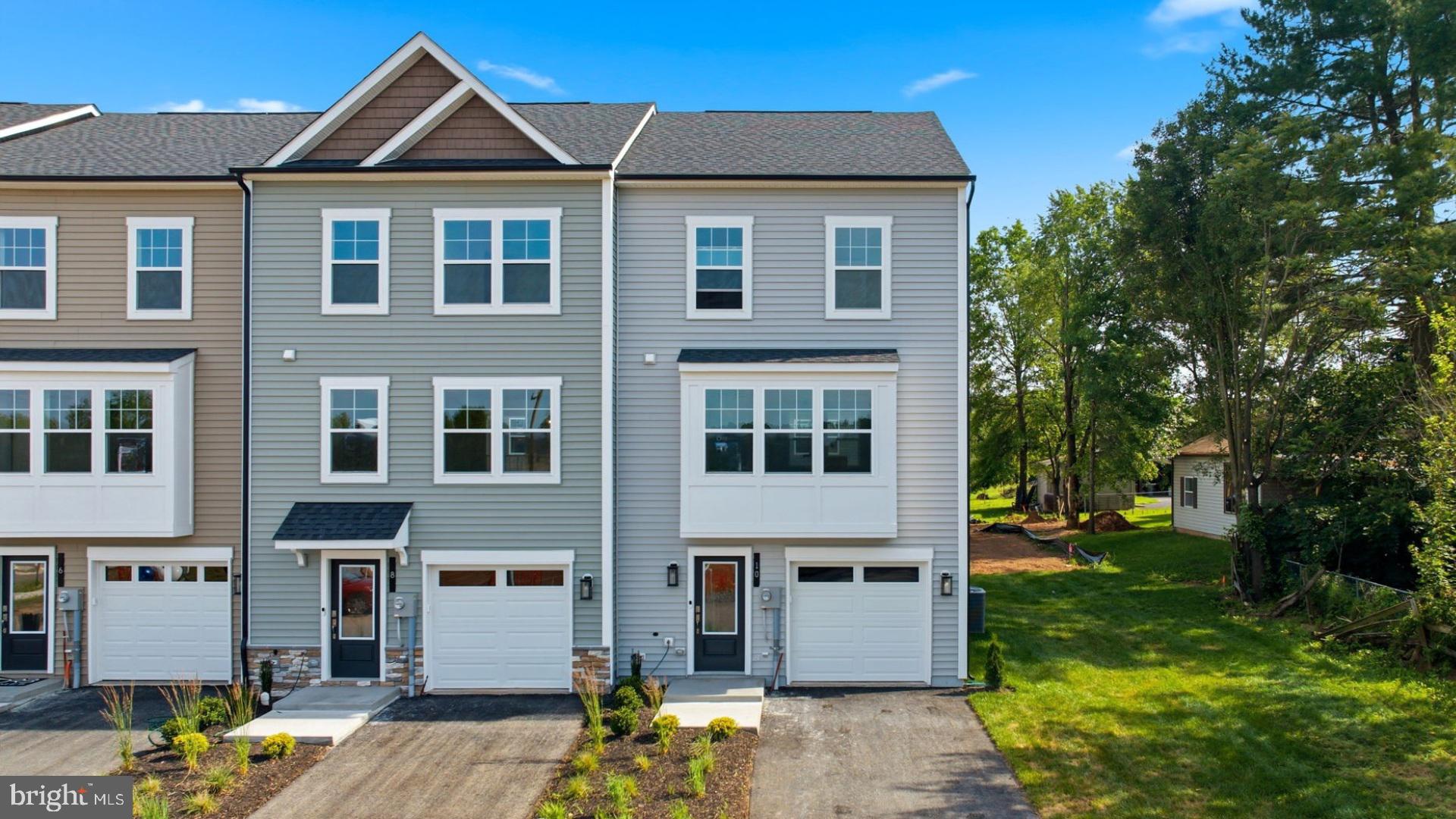 10 MAGNOLIA COURT
