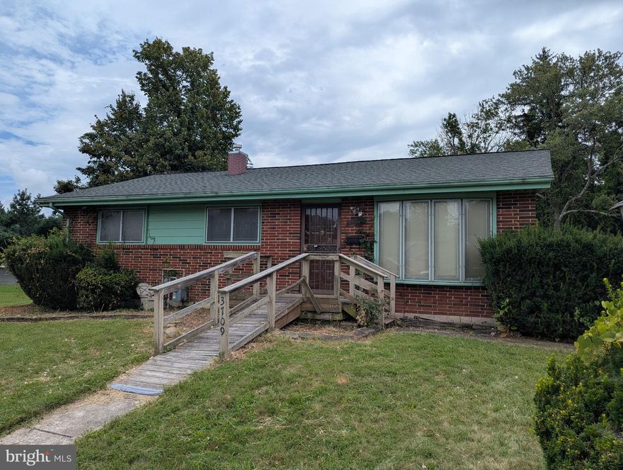 $150,000.  LIST PRICE SUGGESTED OPENING BID AT AUCTION. ****NO PRE BID**** AUCTION FRI, September  12, 2025 @ 11:00 AM ON PREMISES.     Living room/dining room combination with sliders that exit to sunporch and exit to deck. Full eat-in kitchen with gas stove, dishwasher, and refrigerator. Dining area. Hall closet. Attic access. Linen closet. Bedroom #1 with closet and ceiling fan. Bedroom #2. Full hallway bath. Bedroom #3 primary with full bathroom. Whole house exhaust fan. Lower level has a clubroom with an exit to the outside, half bathroom, and bedroom #4. Gas hot water. Gas furnace. Central air. Generac whole house generator. Utility sink. Washer and dryer. Sump pump. Public water and sewer.