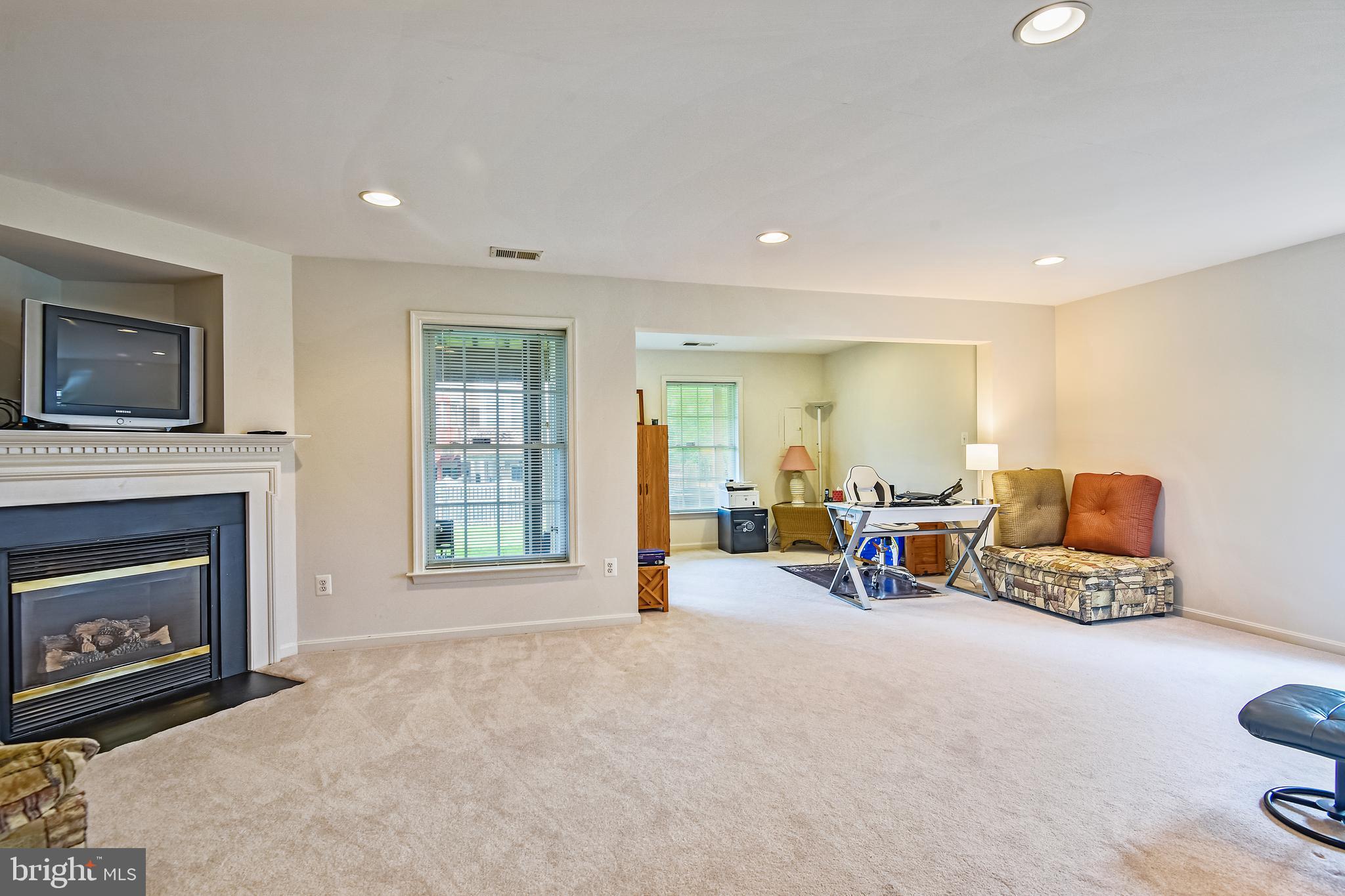 HIGHLAND OAKS - Residential Lease