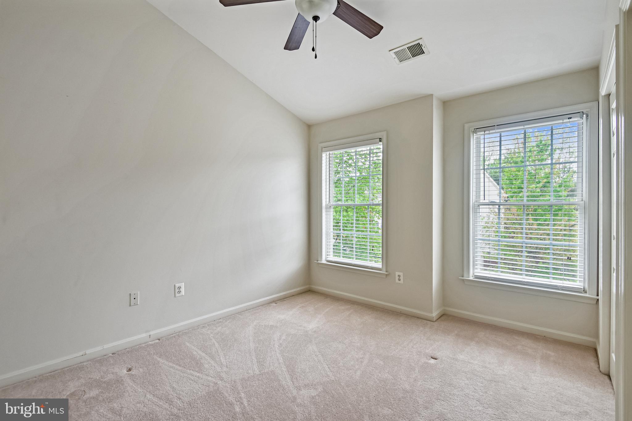 HIGHLAND OAKS - Residential Lease