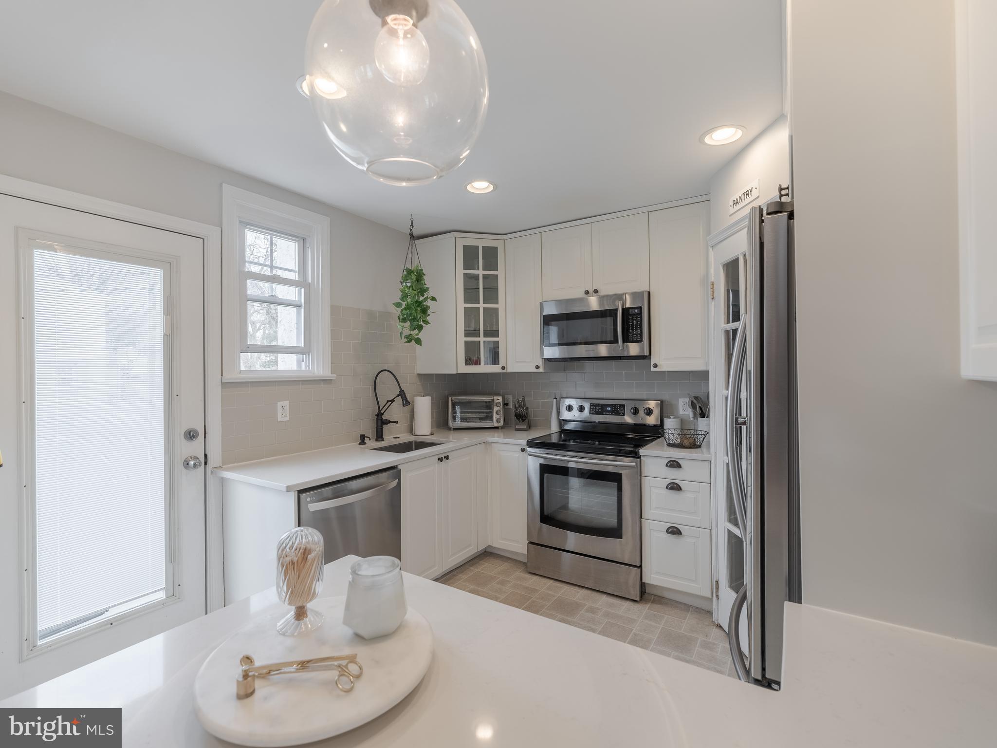 NORTH HILLS - Residential