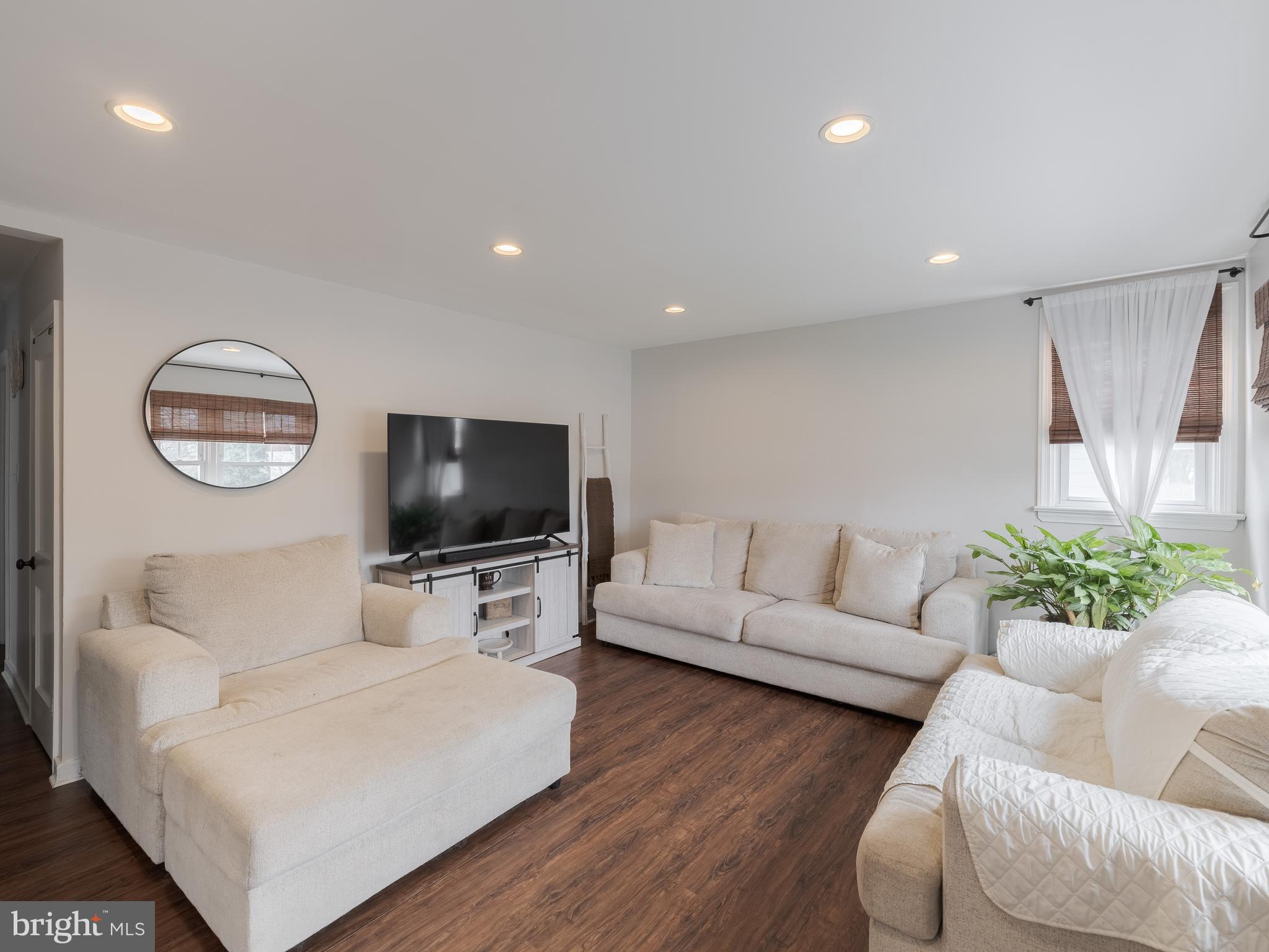 NORTH HILLS - Residential