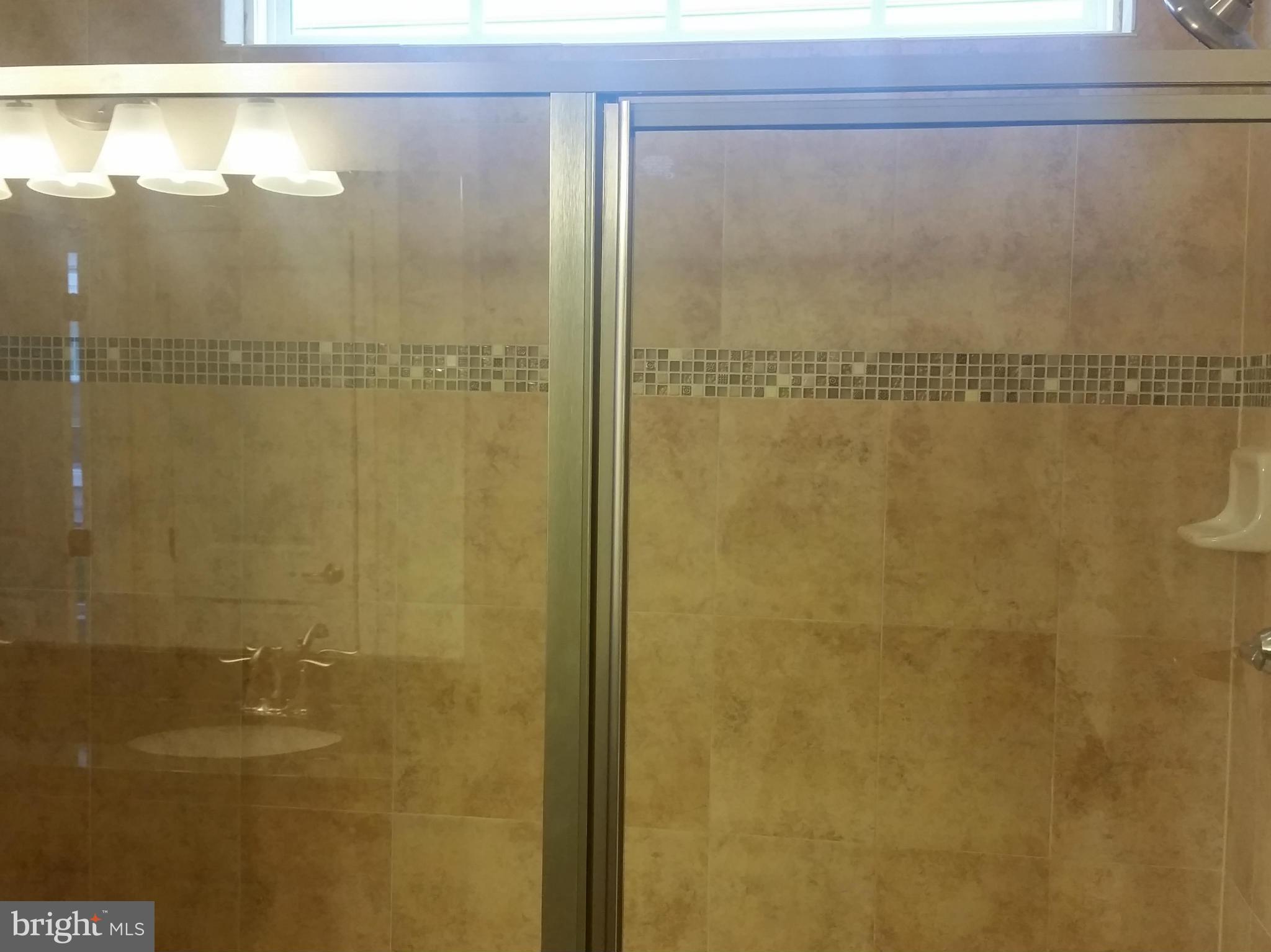 COLONIAL CHARLES - Residential