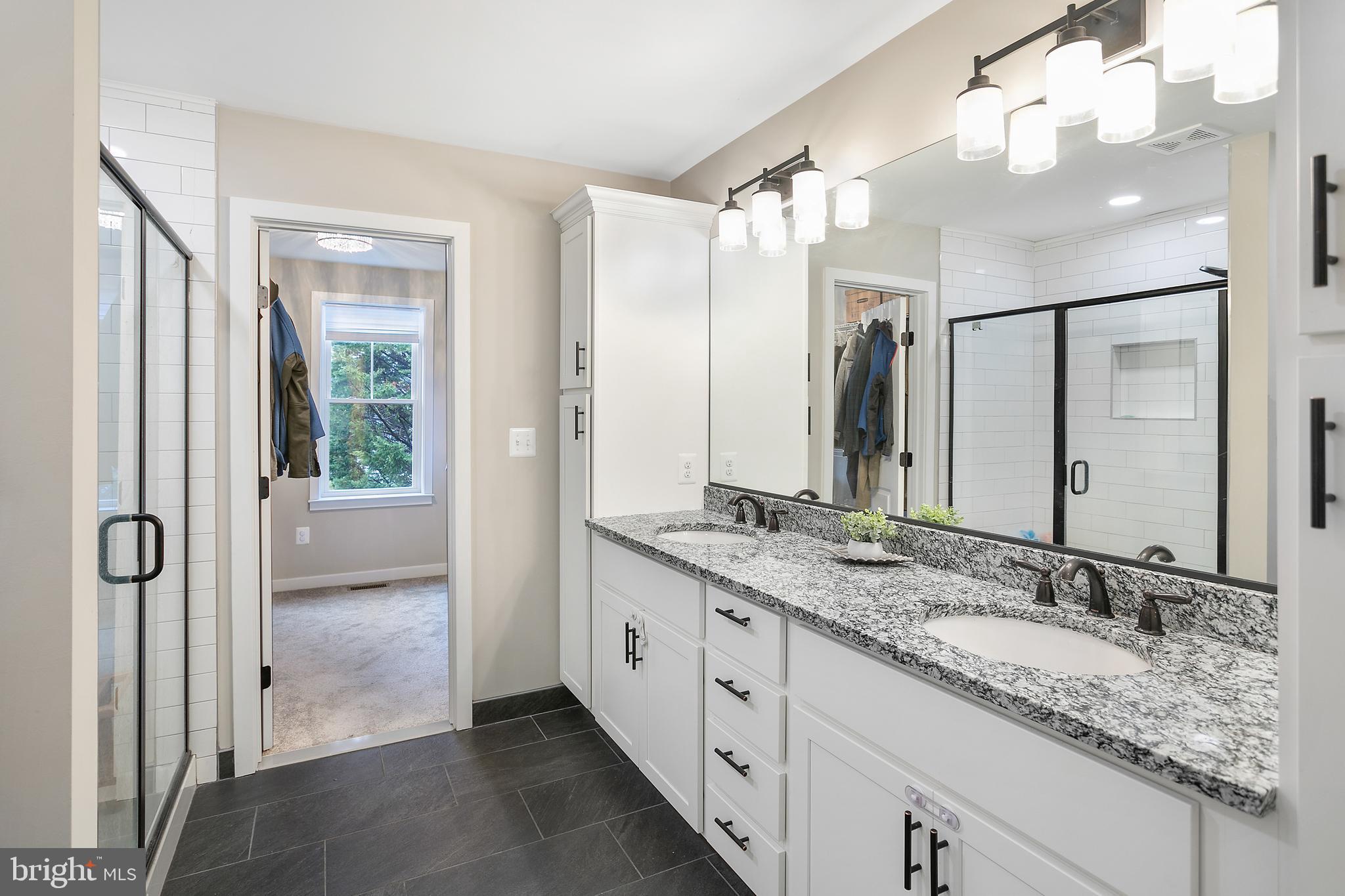 WOODLAND BEACH - Residential