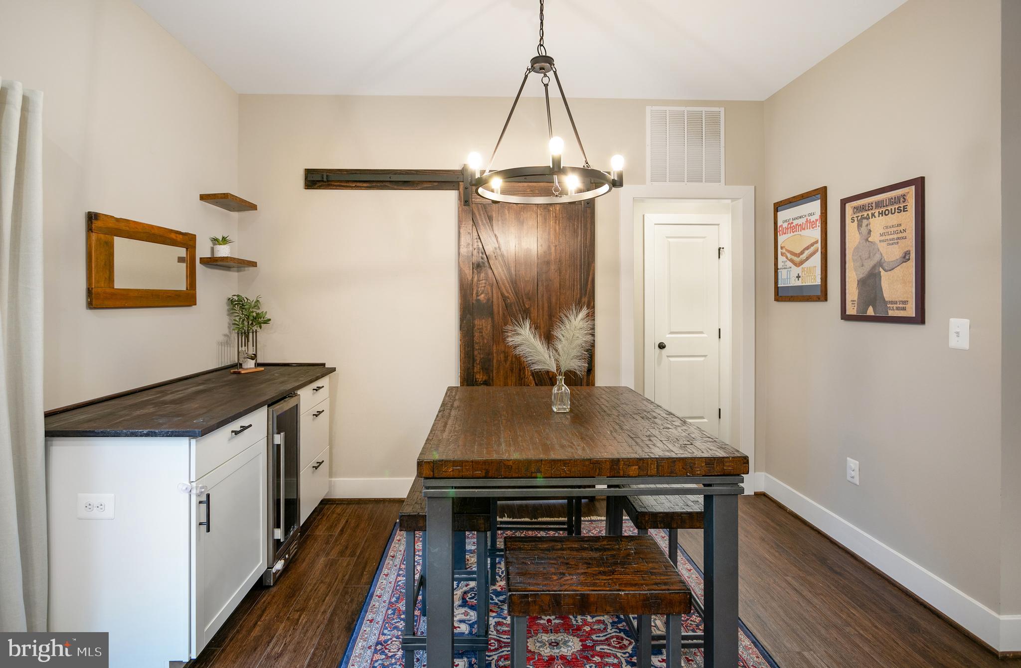 WOODLAND BEACH - Residential