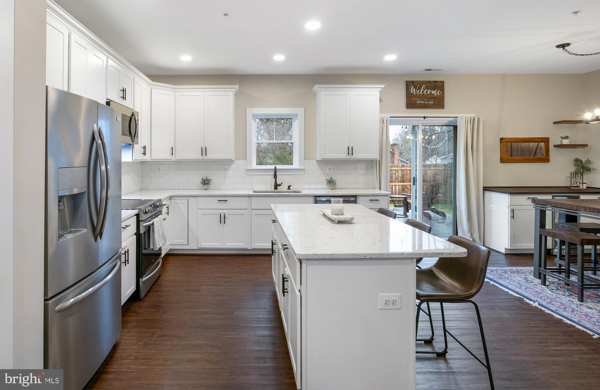 WOODLAND BEACH - Residential