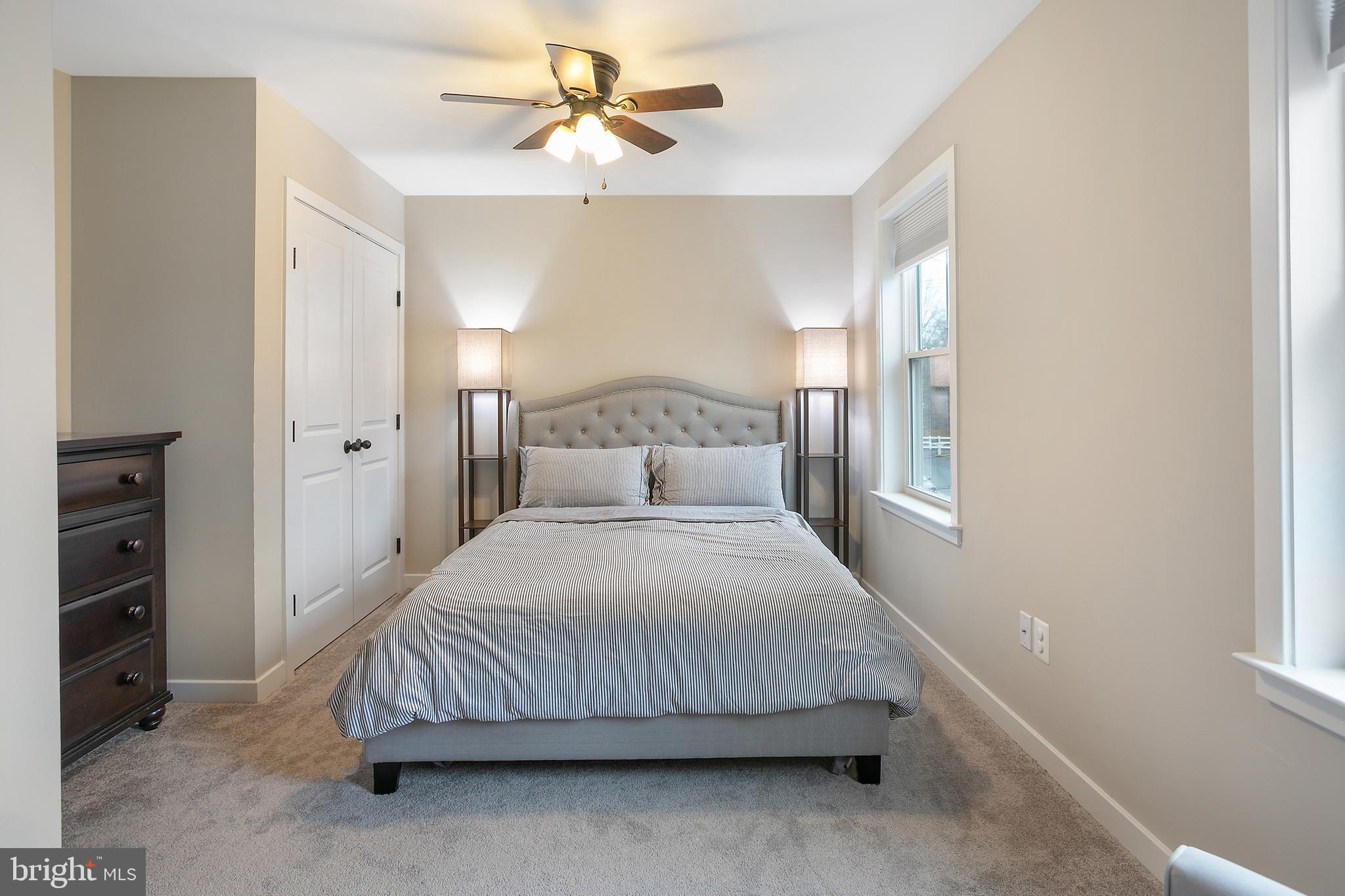 WOODLAND BEACH - Residential