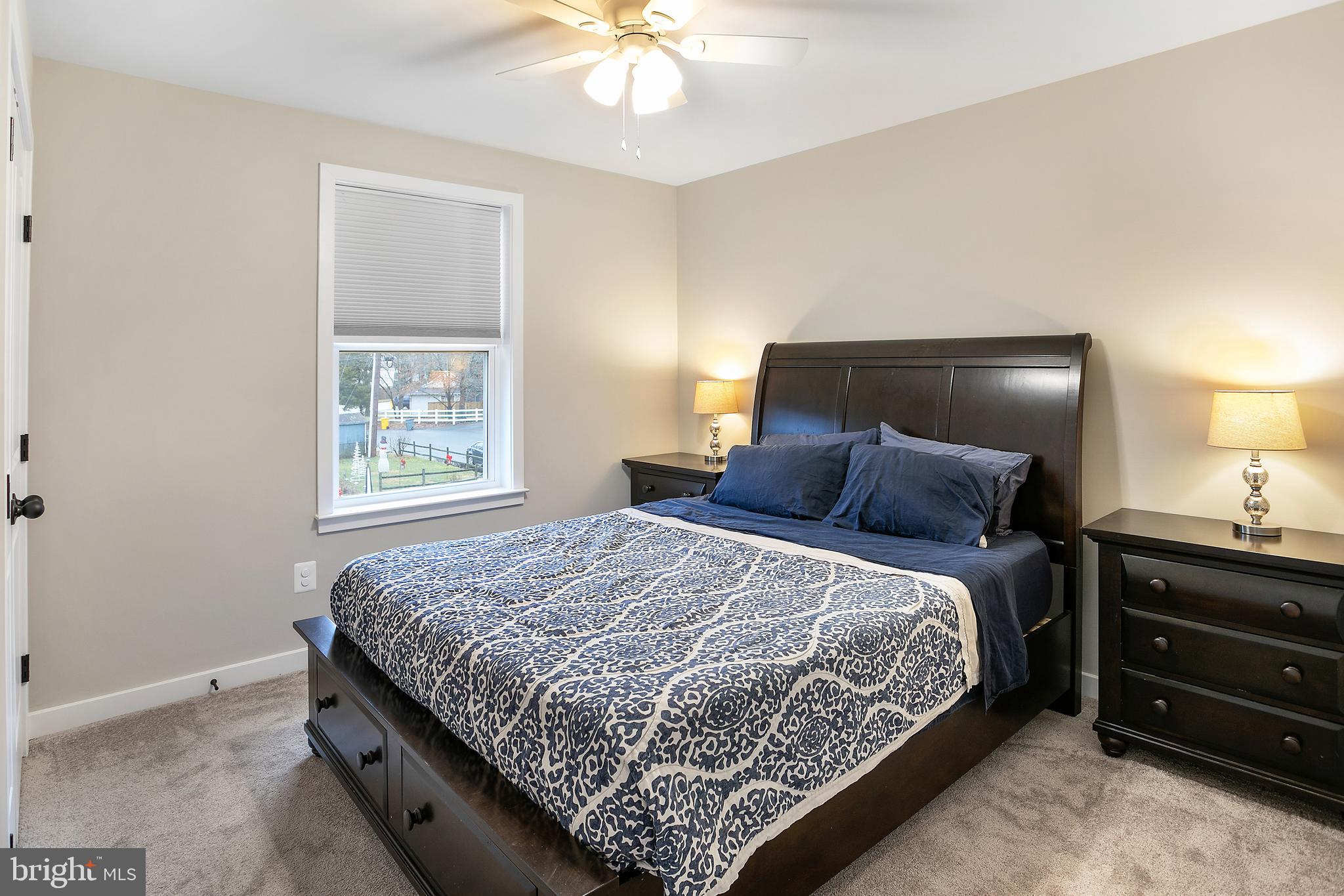 WOODLAND BEACH - Residential