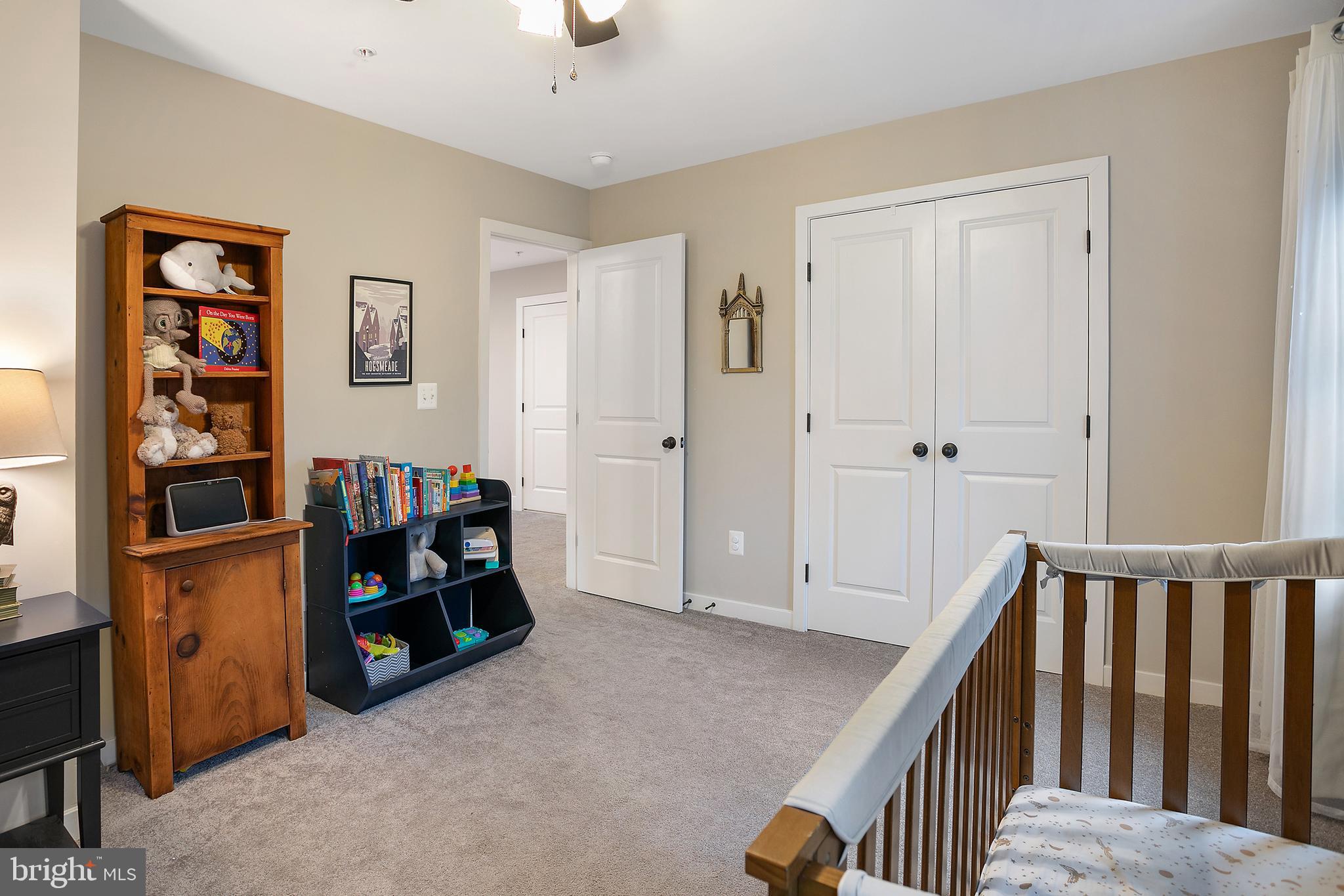 WOODLAND BEACH - Residential