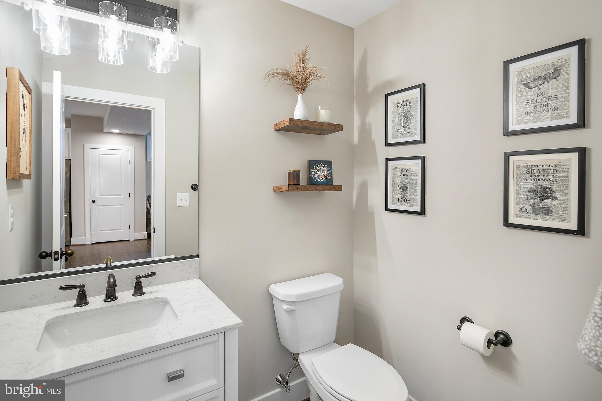 WOODLAND BEACH - Residential