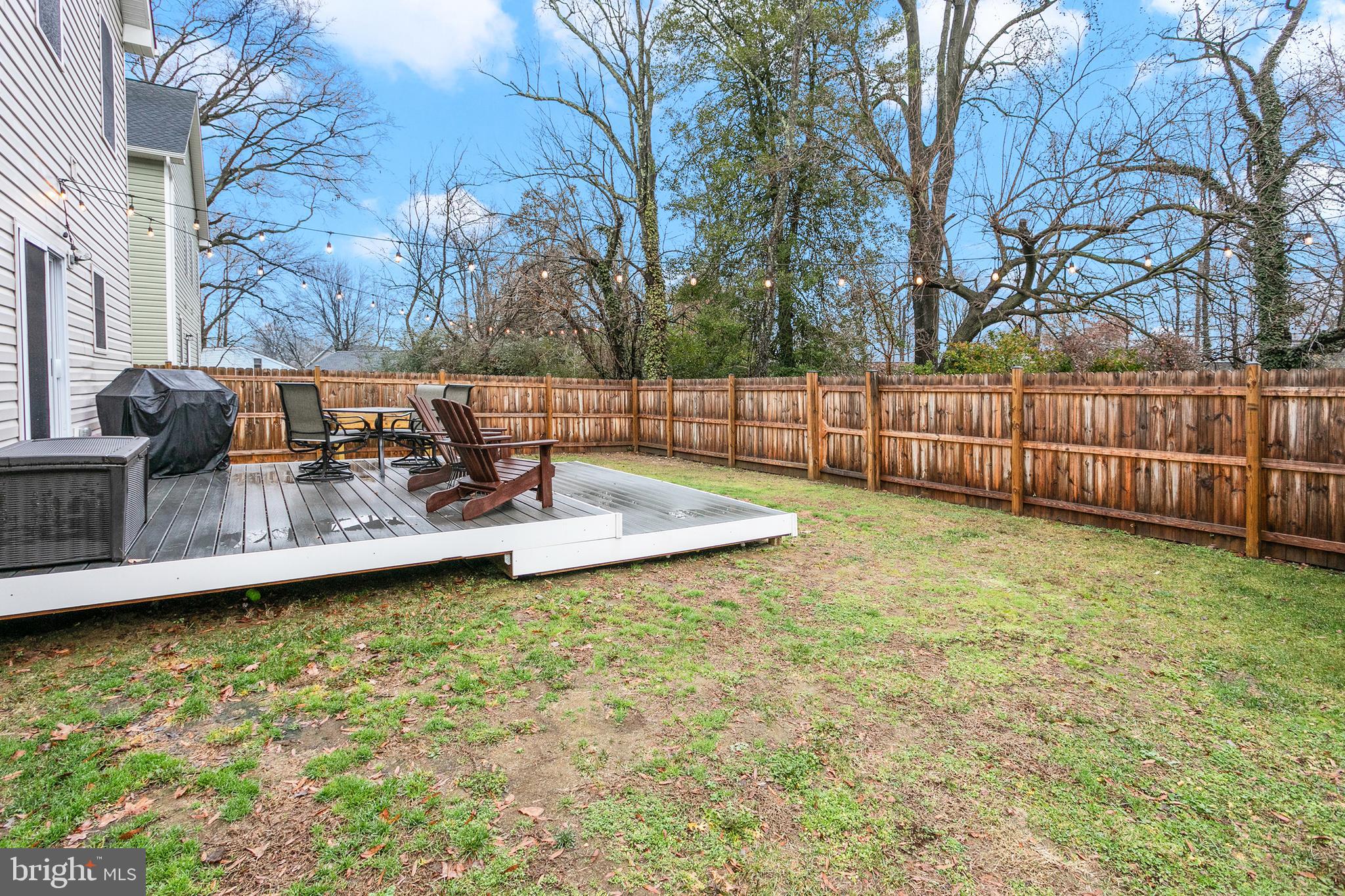 WOODLAND BEACH - Residential