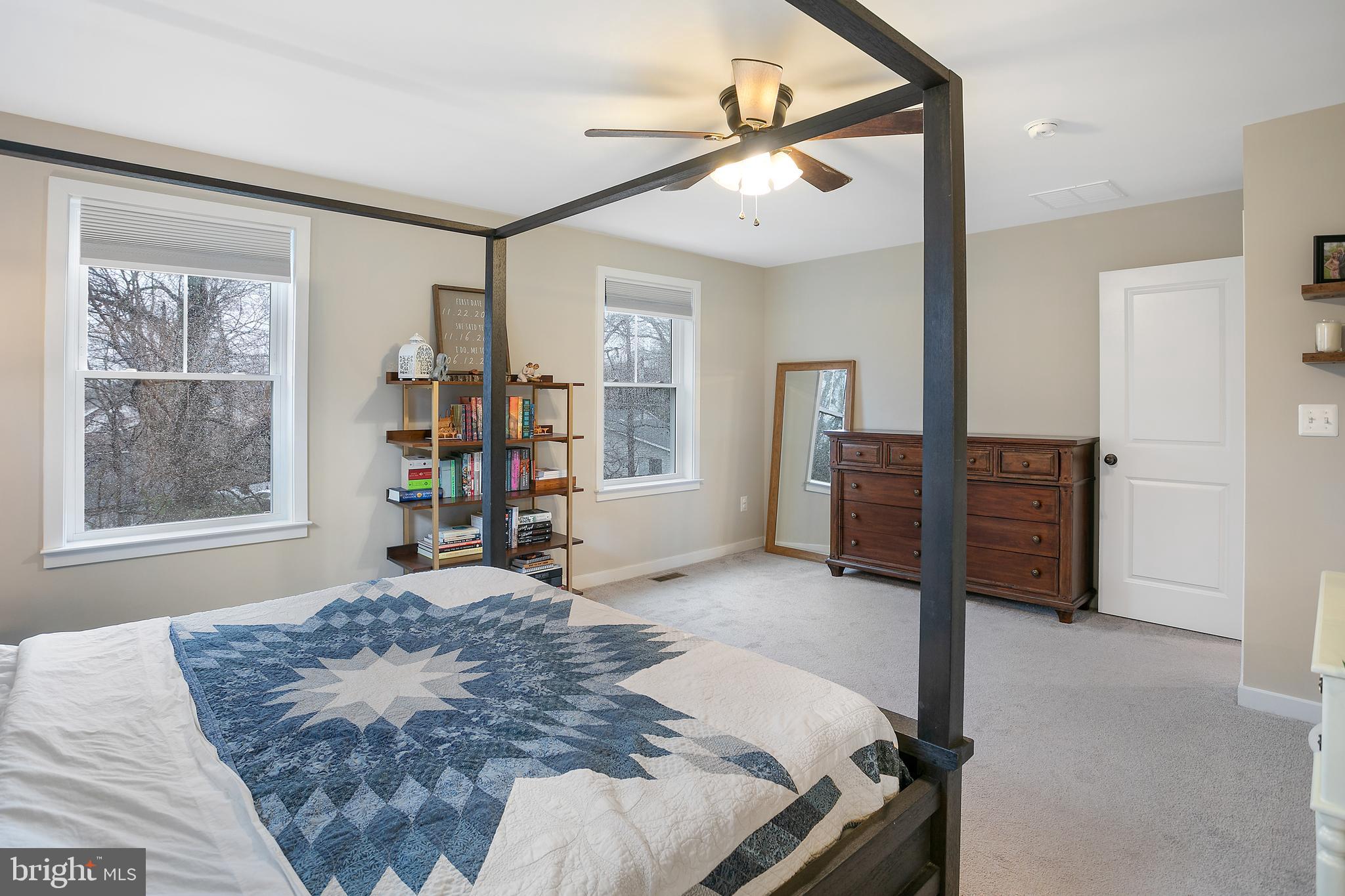 WOODLAND BEACH - Residential