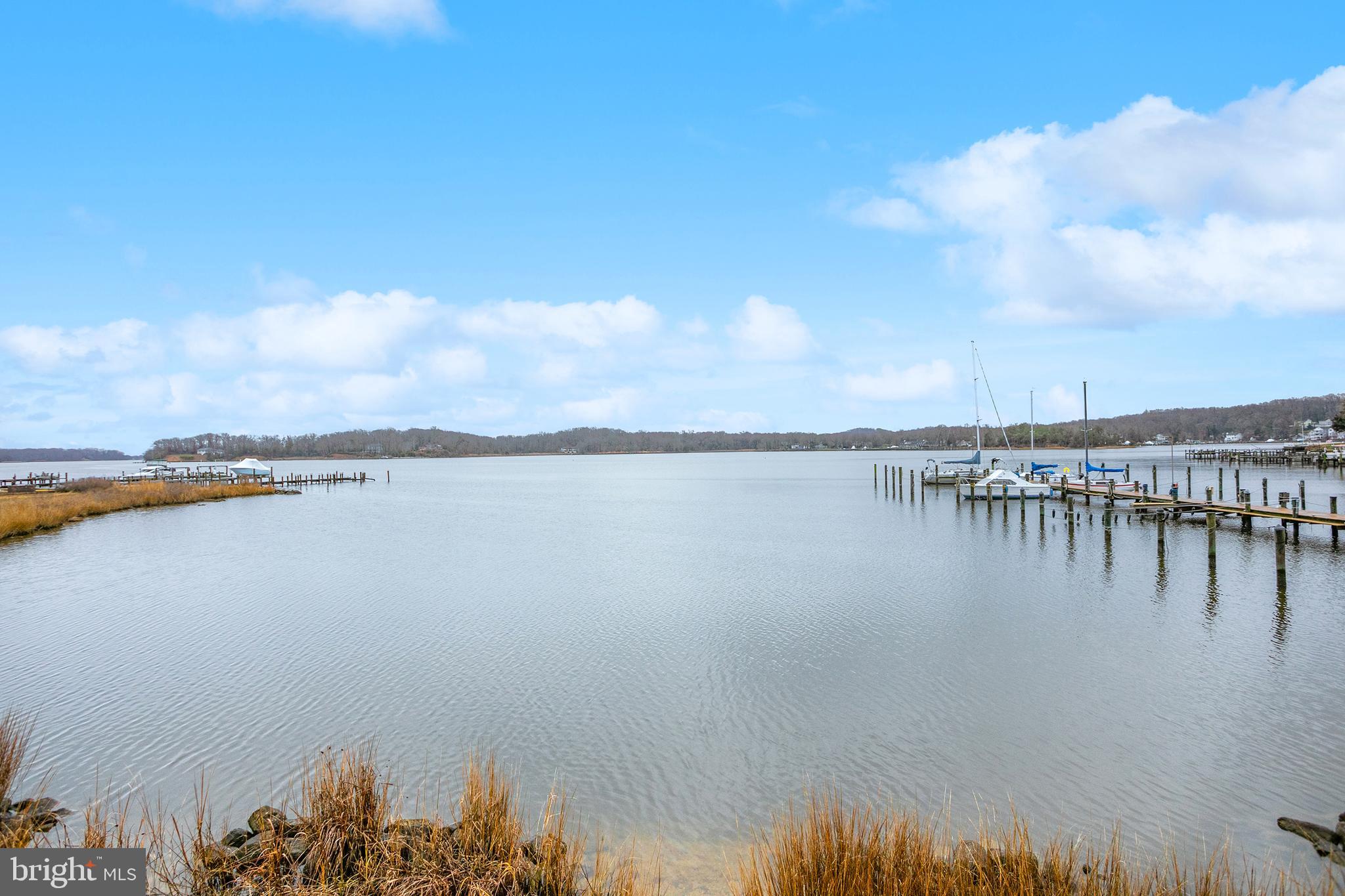 WOODLAND BEACH - Residential