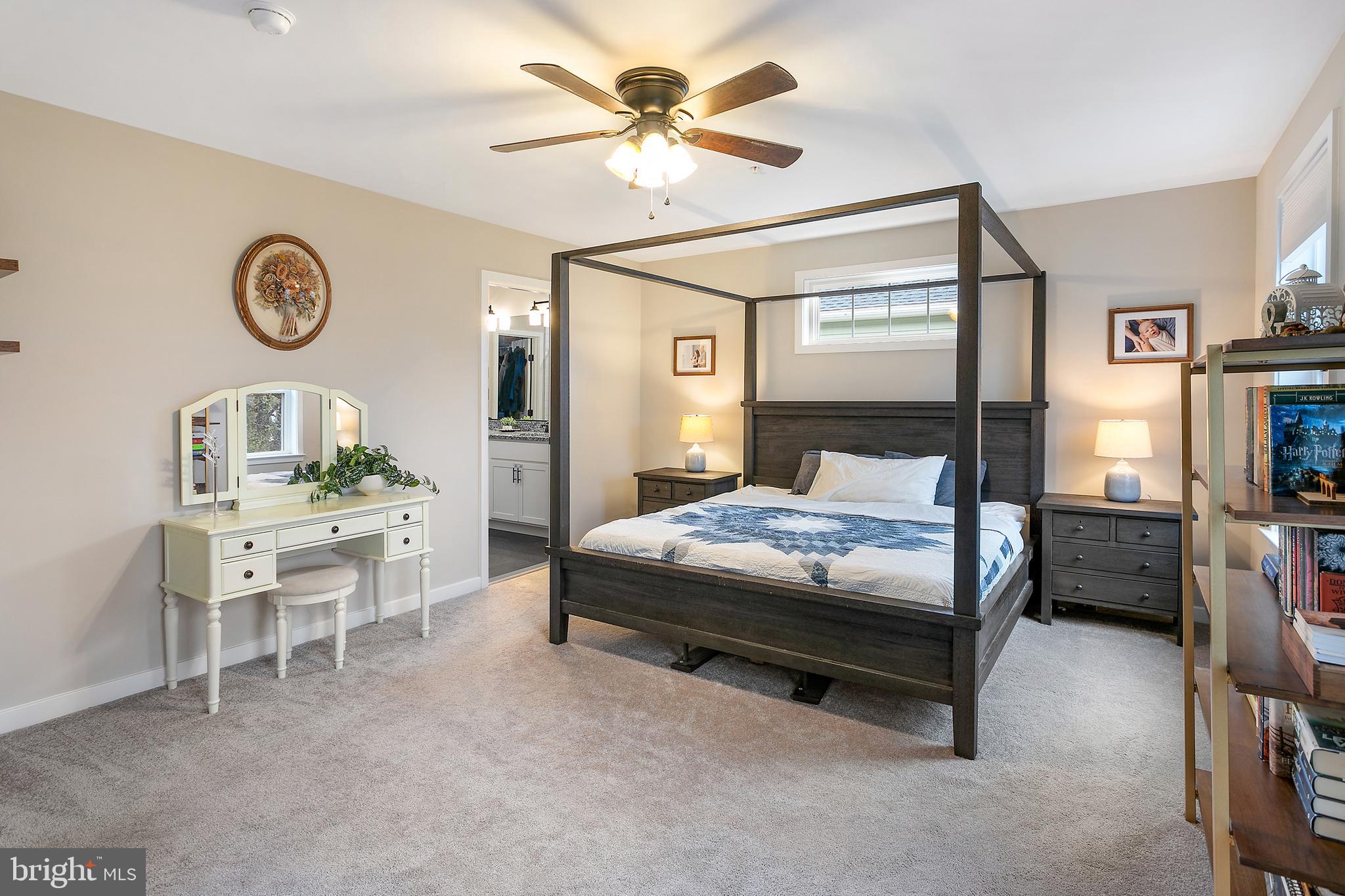 WOODLAND BEACH - Residential