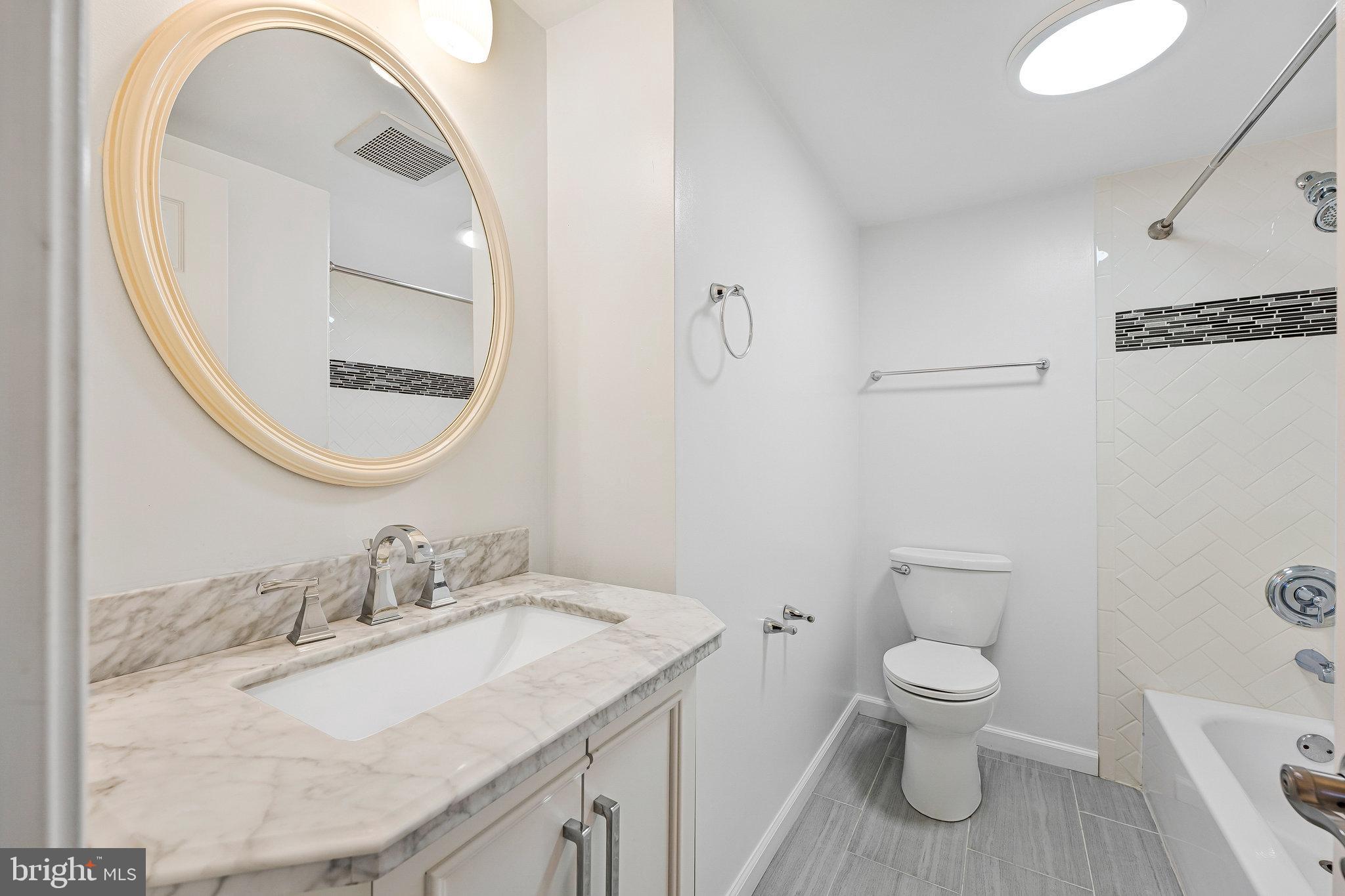 CAMELOT - Residential Lease