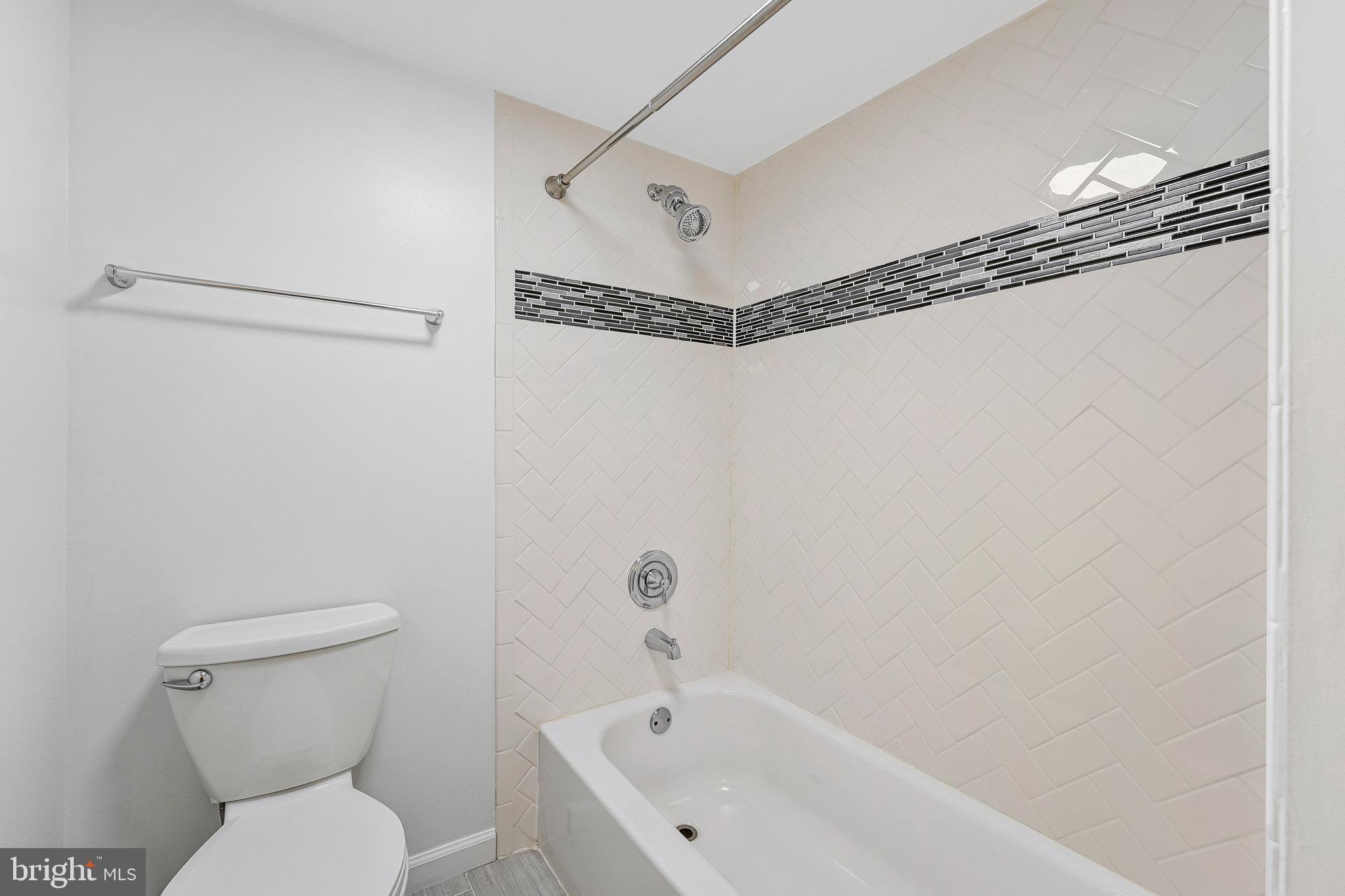 CAMELOT - Residential Lease