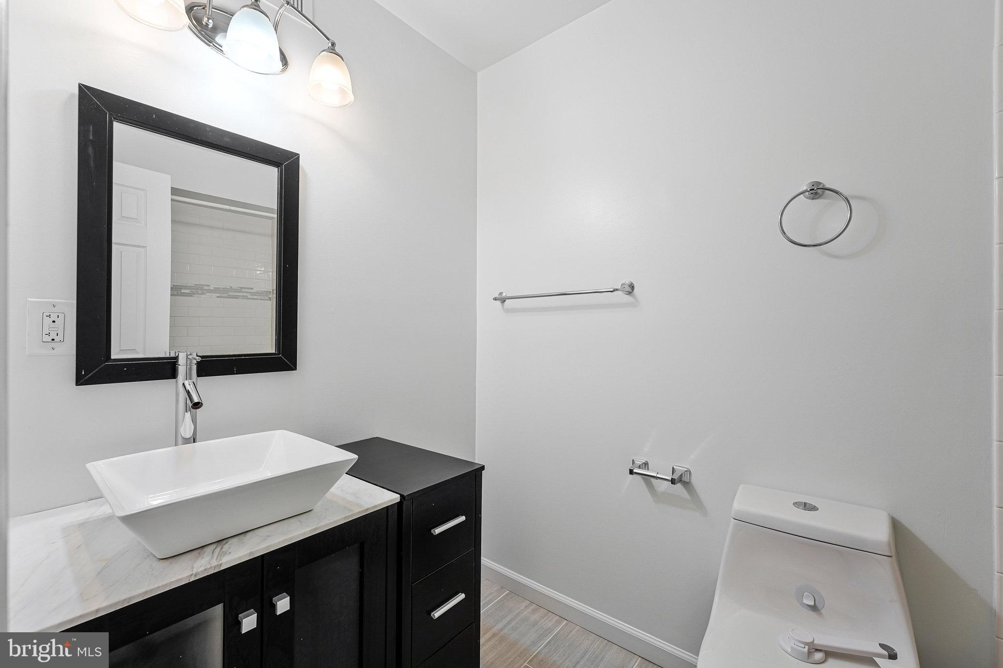 CAMELOT - Residential Lease