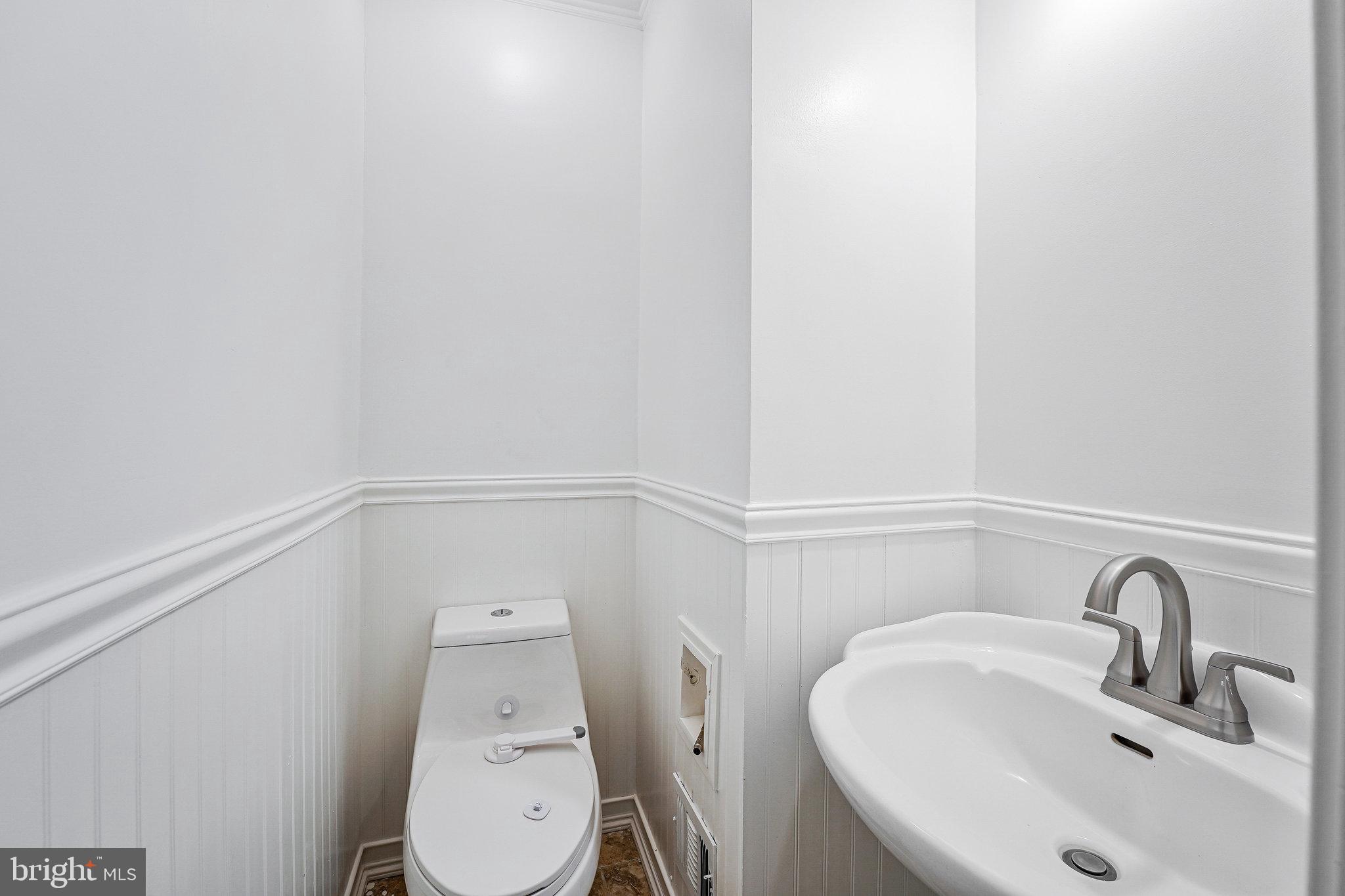 CAMELOT - Residential Lease