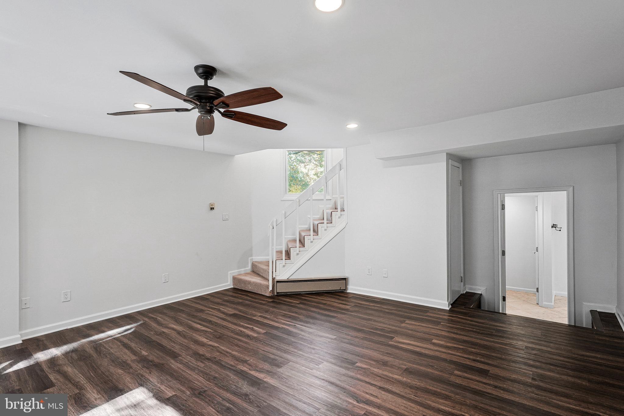 CAMELOT - Residential Lease