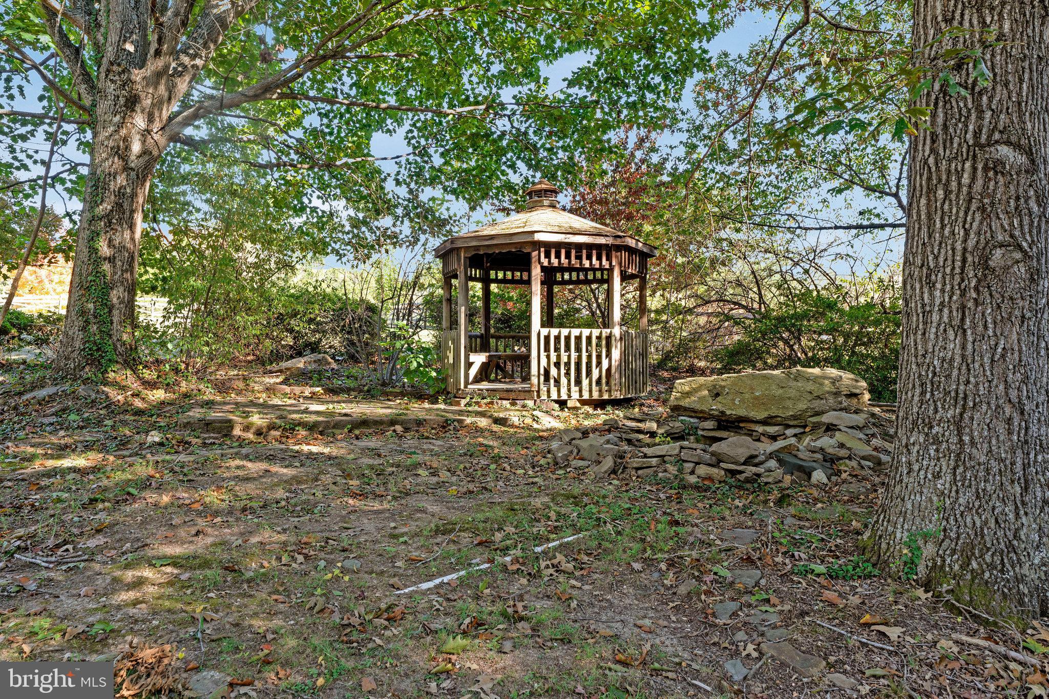 CAMELOT - Residential Lease