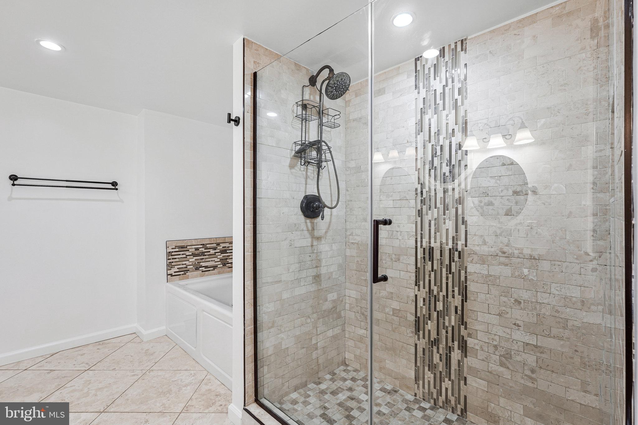 CAMELOT - Residential Lease