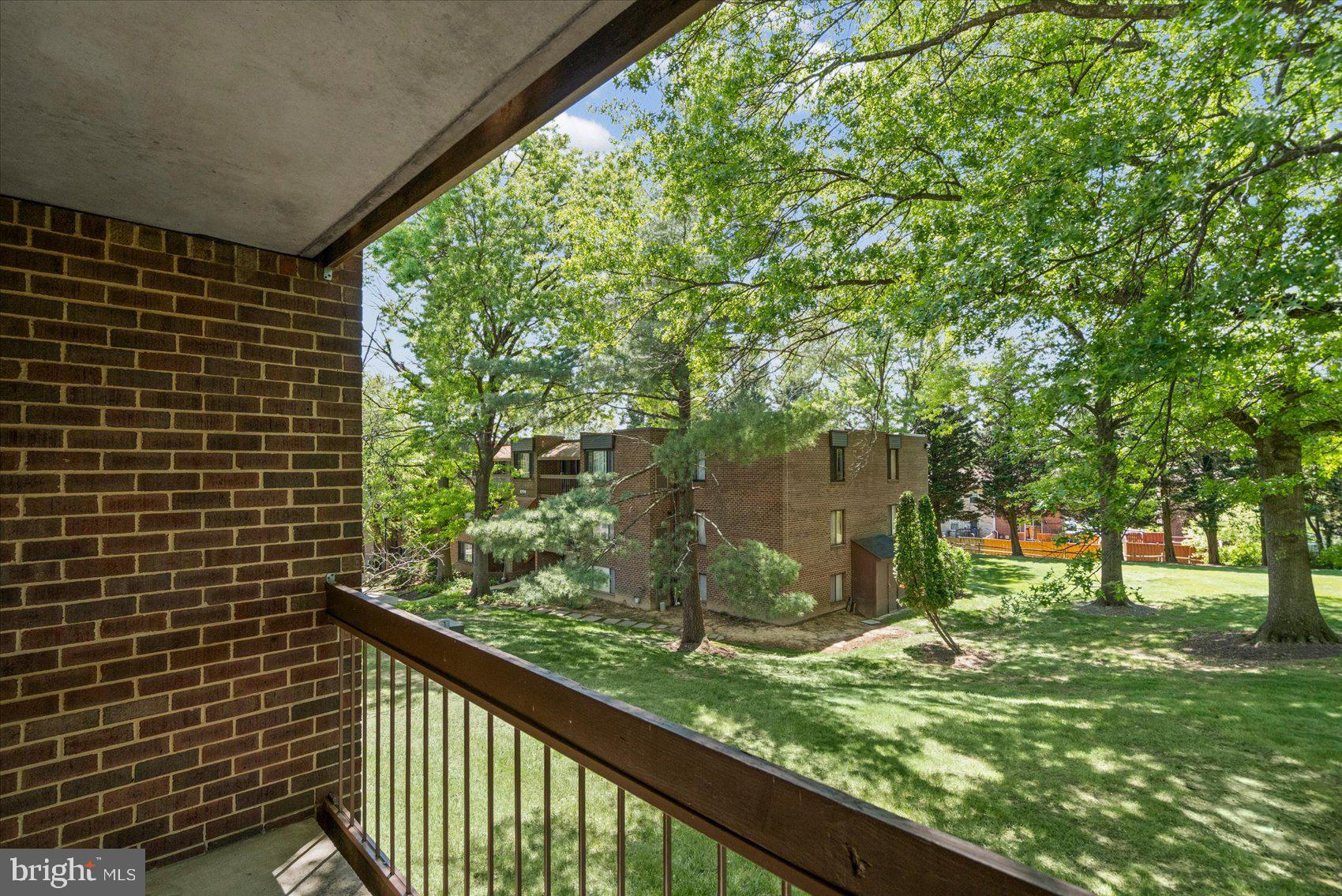 LONG REACH HOUSE CONDOMINIUMS - Residential