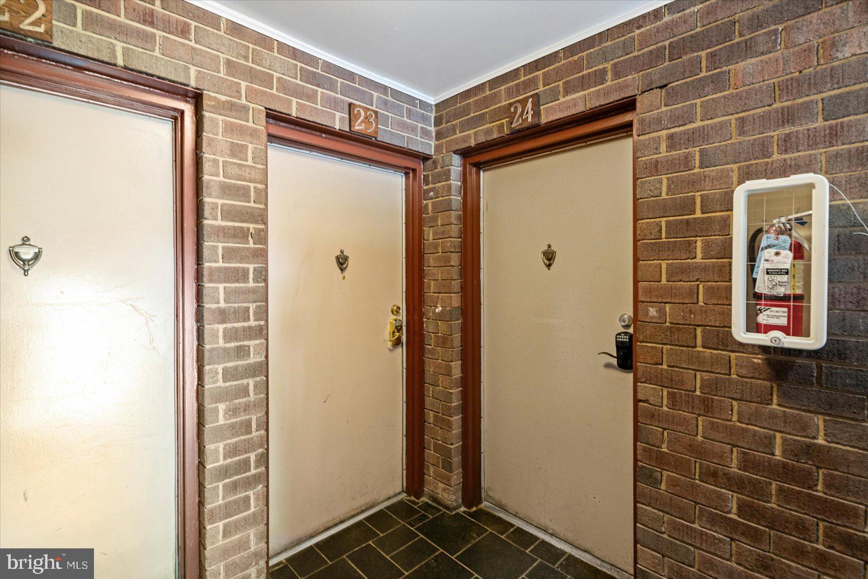 LONG REACH HOUSE CONDOMINIUMS - Residential