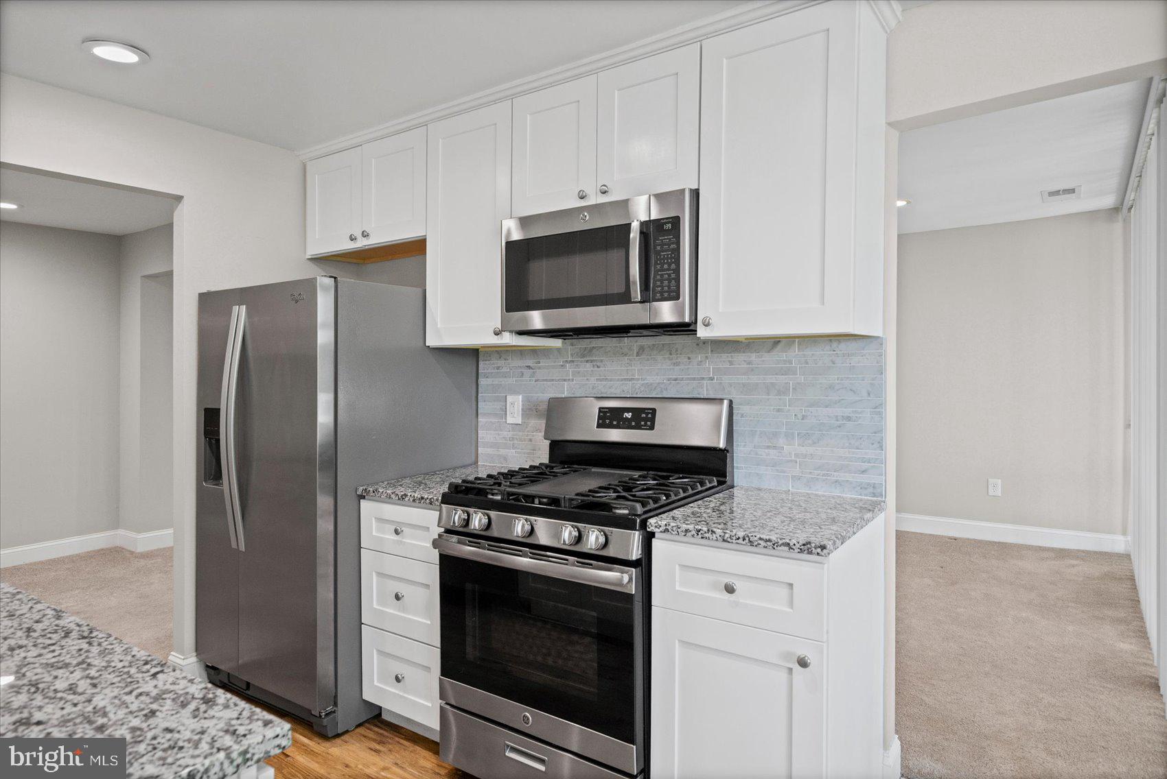 LONG REACH HOUSE CONDOMINIUMS - Residential