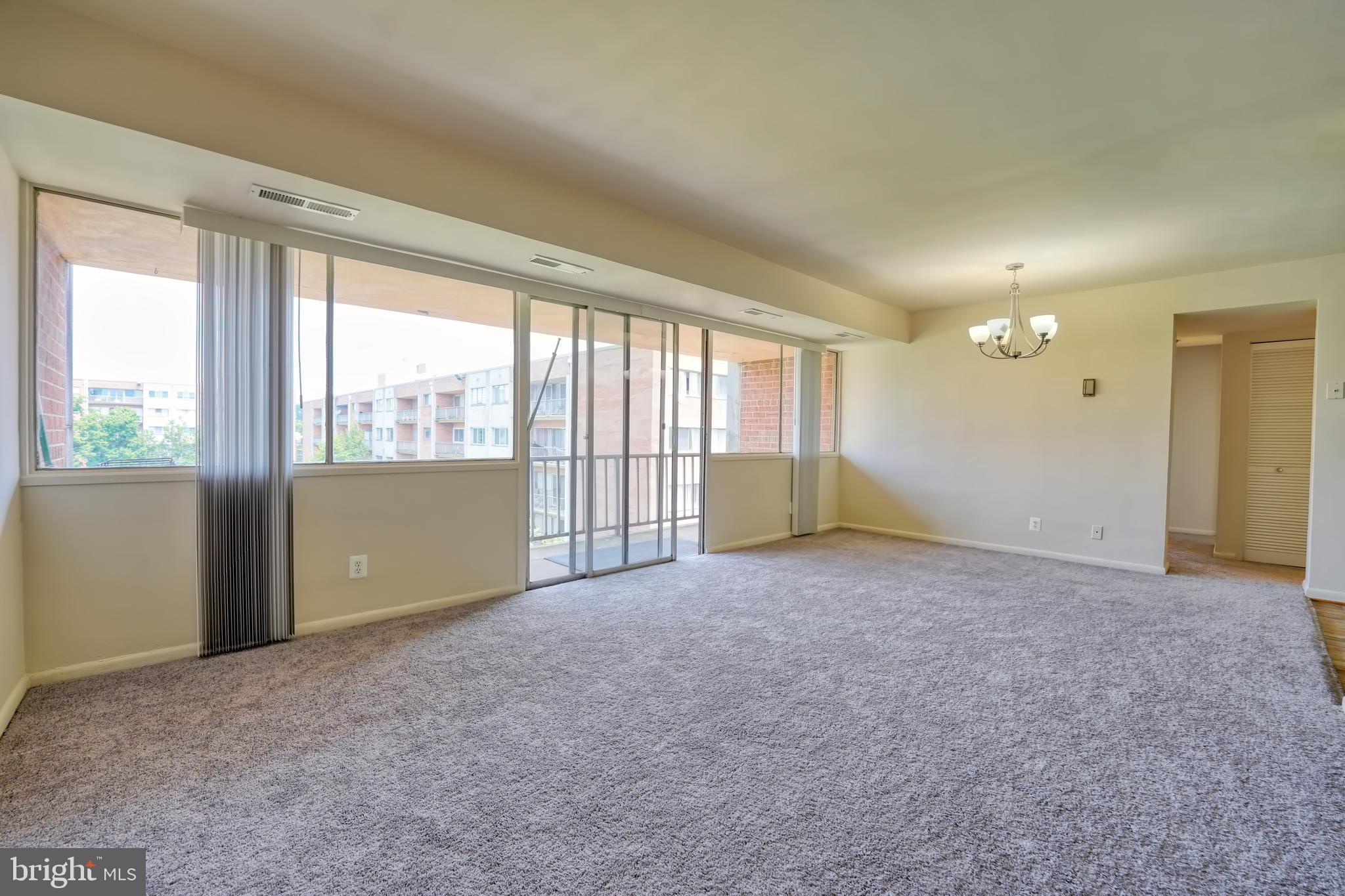 THE SEASONS - Residential