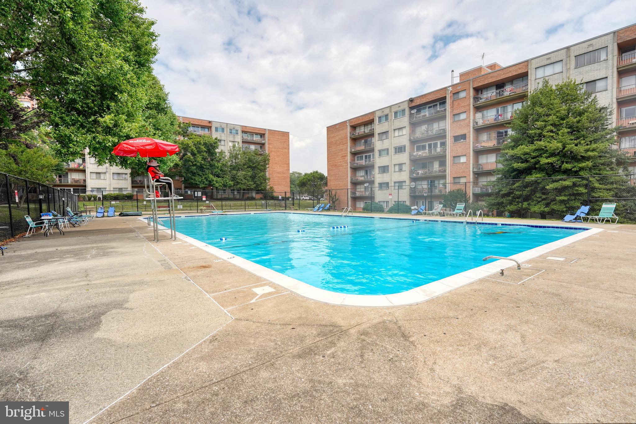 THE SEASONS - Residential