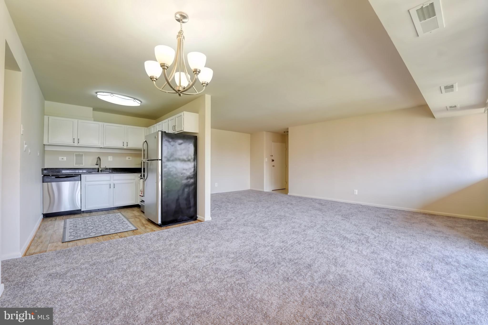 THE SEASONS - Residential