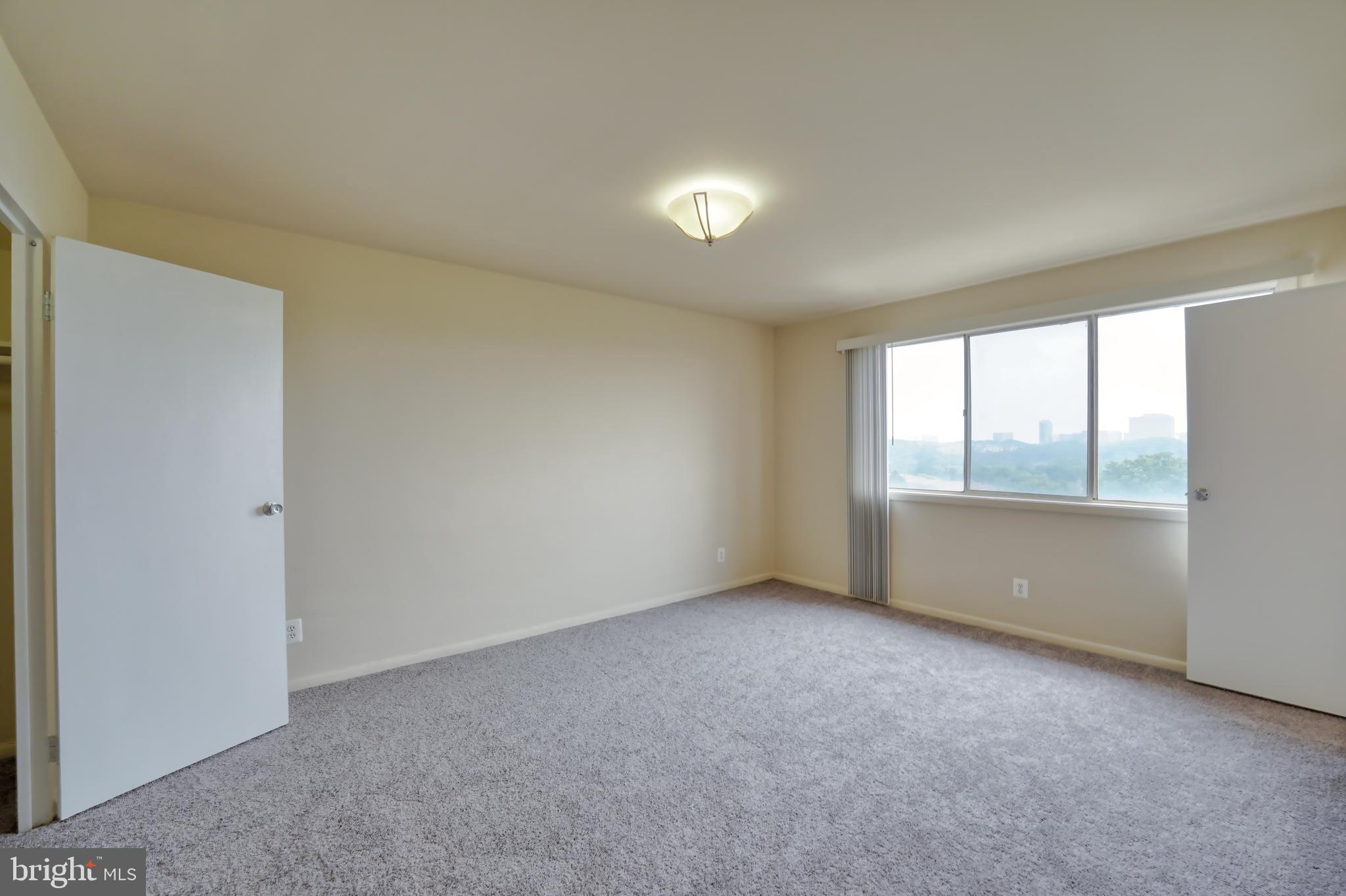 THE SEASONS - Residential