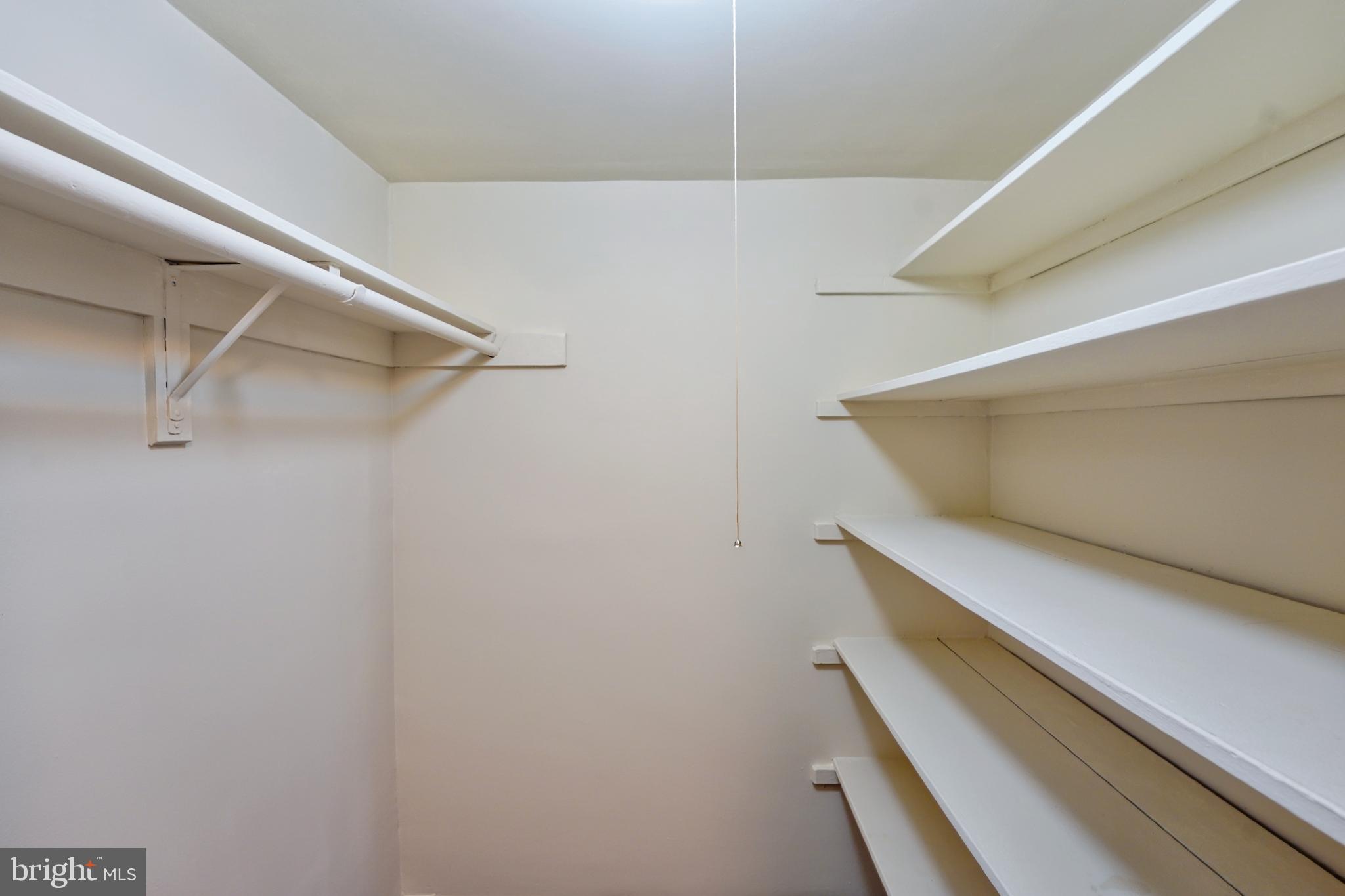 THE SEASONS - Residential