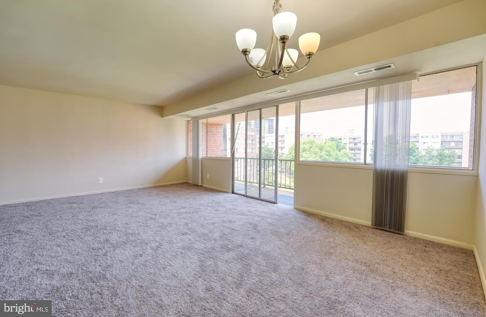 THE SEASONS - Residential