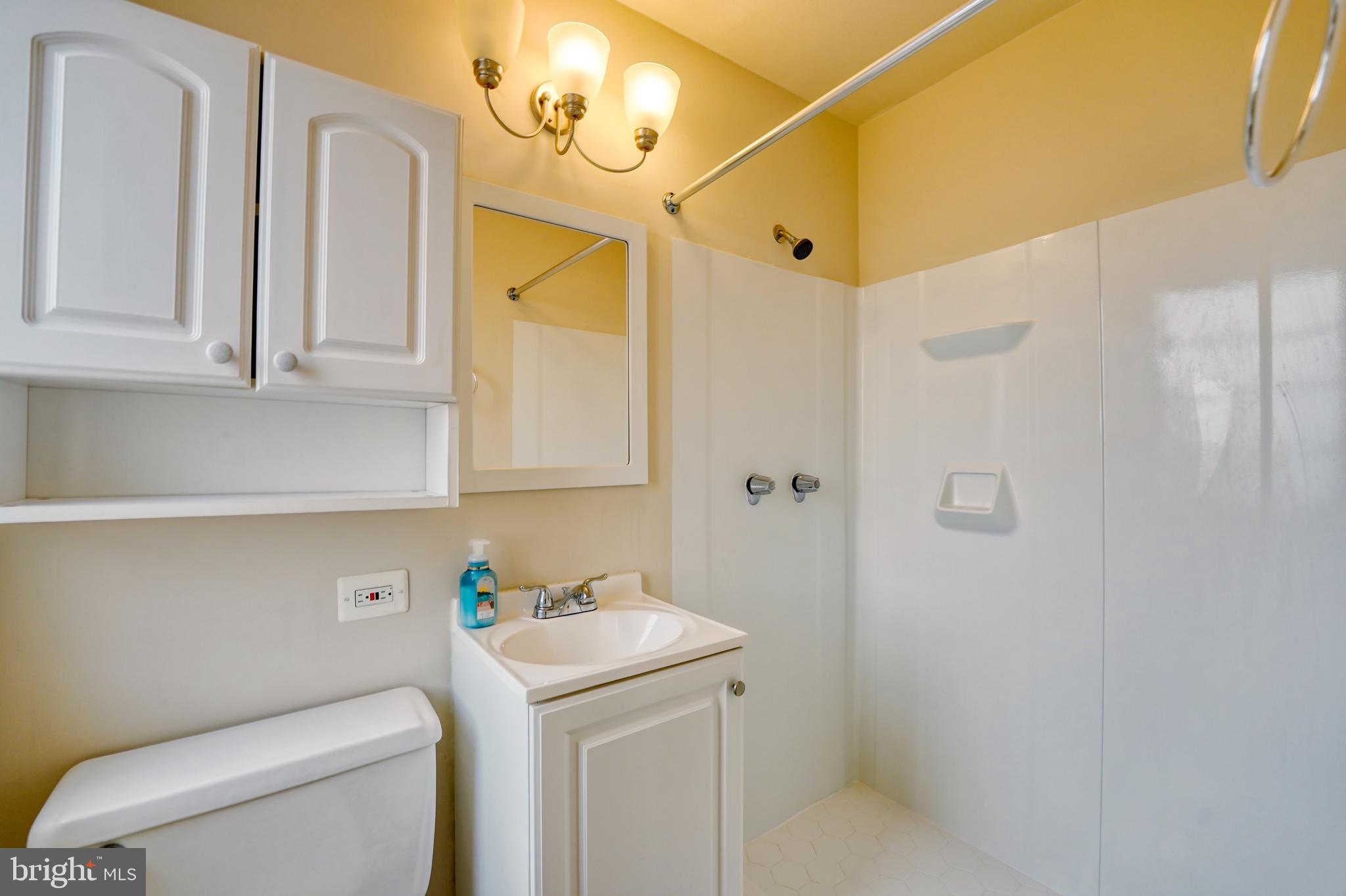 THE SEASONS - Residential