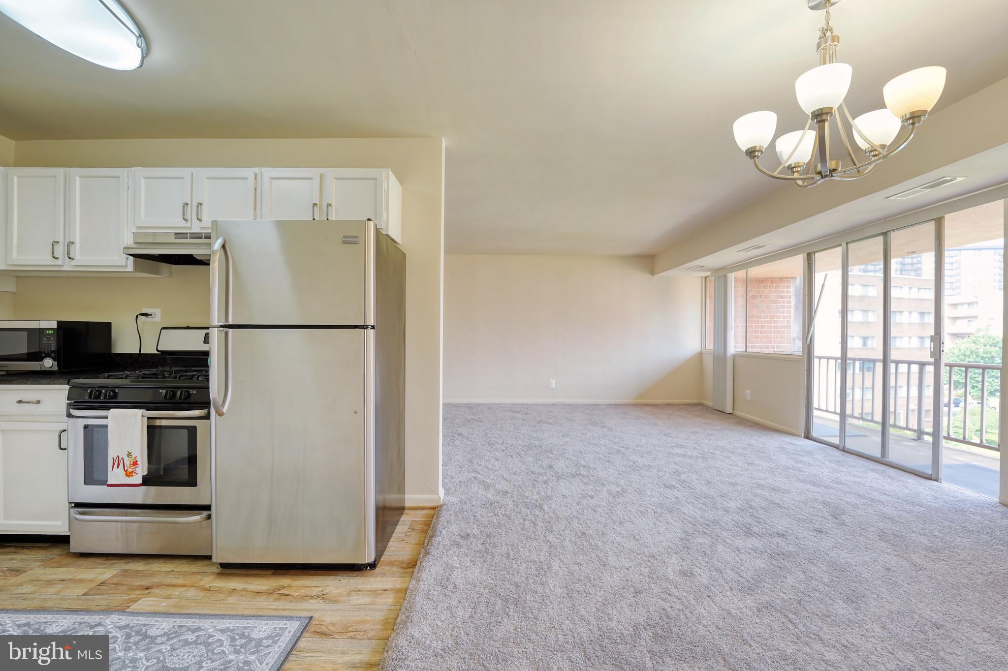 THE SEASONS - Residential